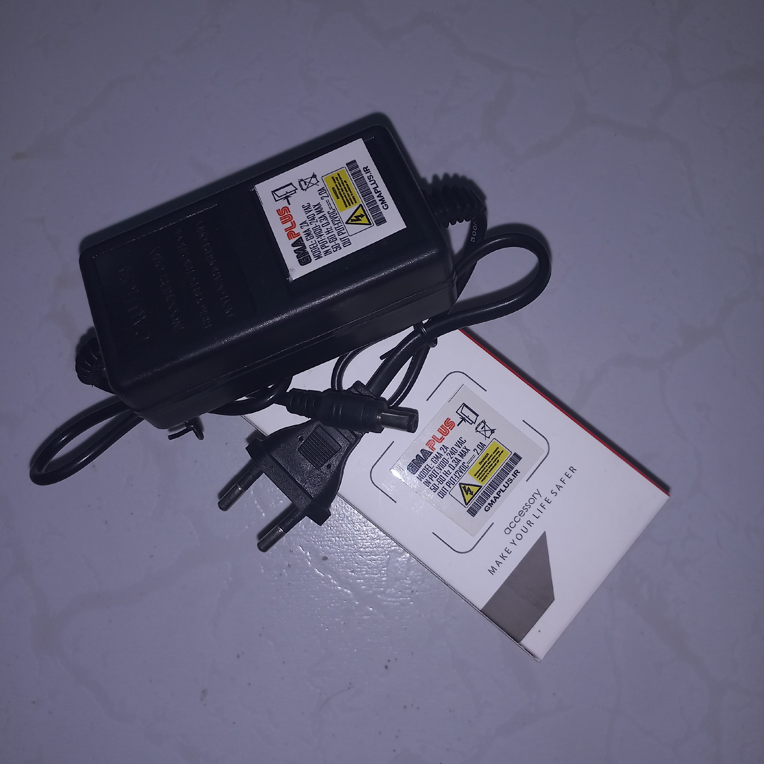 پاور وارداتی 12v 2a مورد استفاده دوربین مدار بسته و مودم هایی 12v