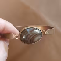 دستبند باسنگ عقیق سلیمانی