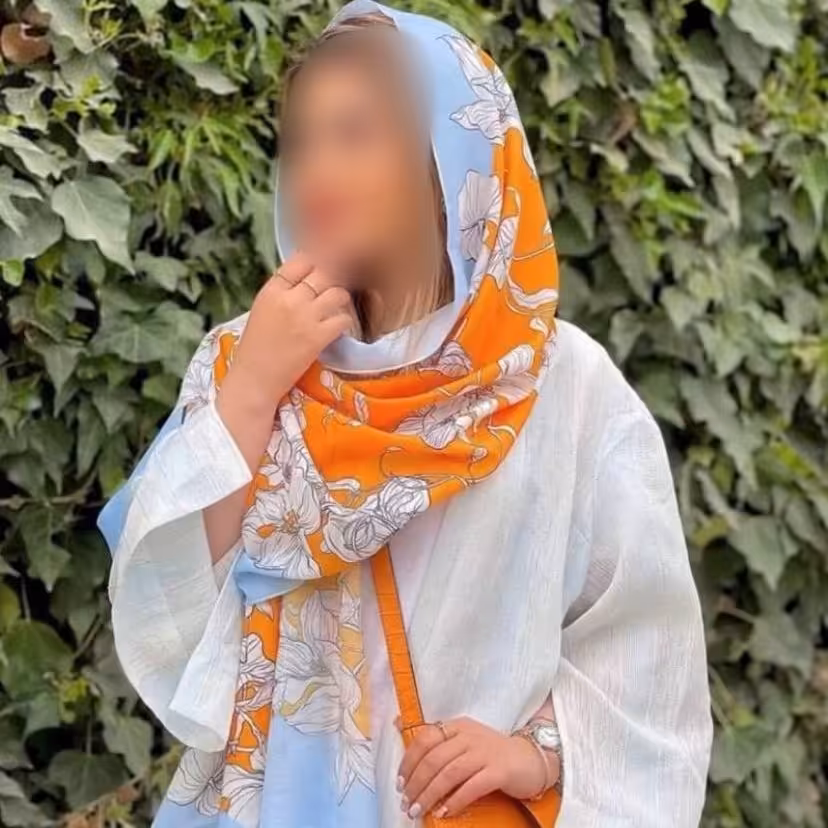 شال نخی منگوله دار طرح بهاری زیبا