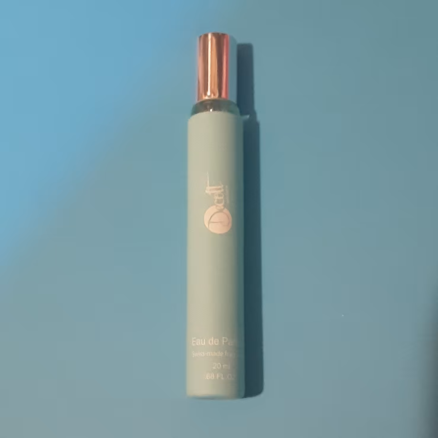 عطر جیبی زنانه.برندDecolt.رایحهLeauparاز برند کنزو.تحت لیسانس سوئیس.20ml
