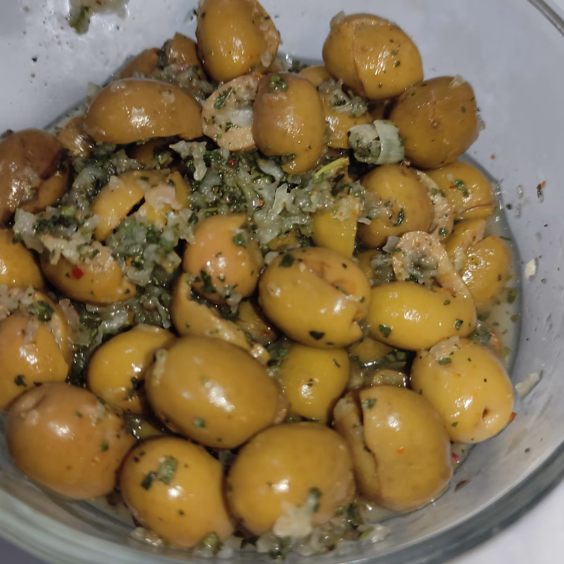 فروش بالای صدکیلوی شکسته پرورده و روغن زیتون بکر با کیفیت و مستقیم از باغ خودم 