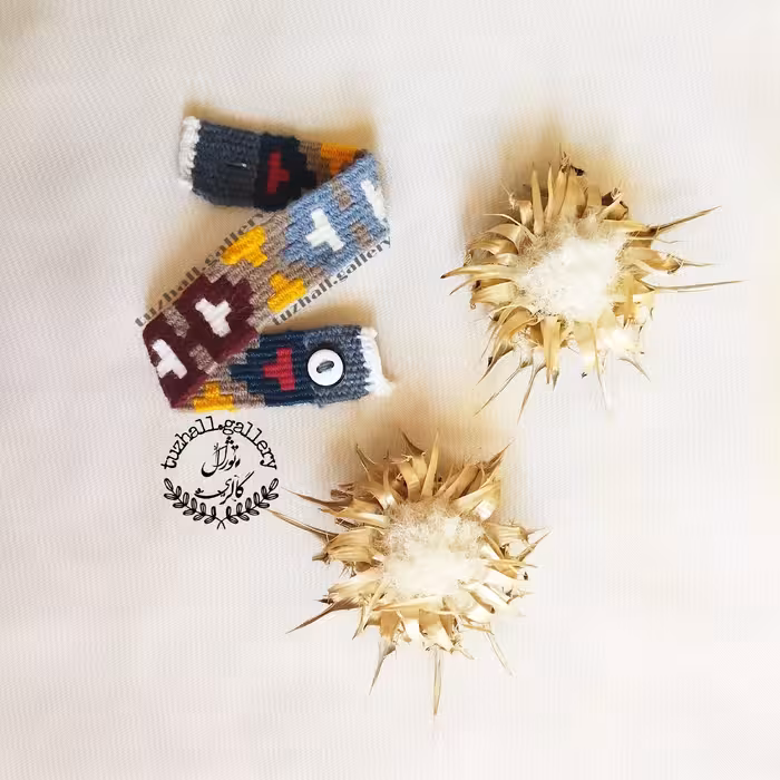 دستبند گلیمی طرح خاص