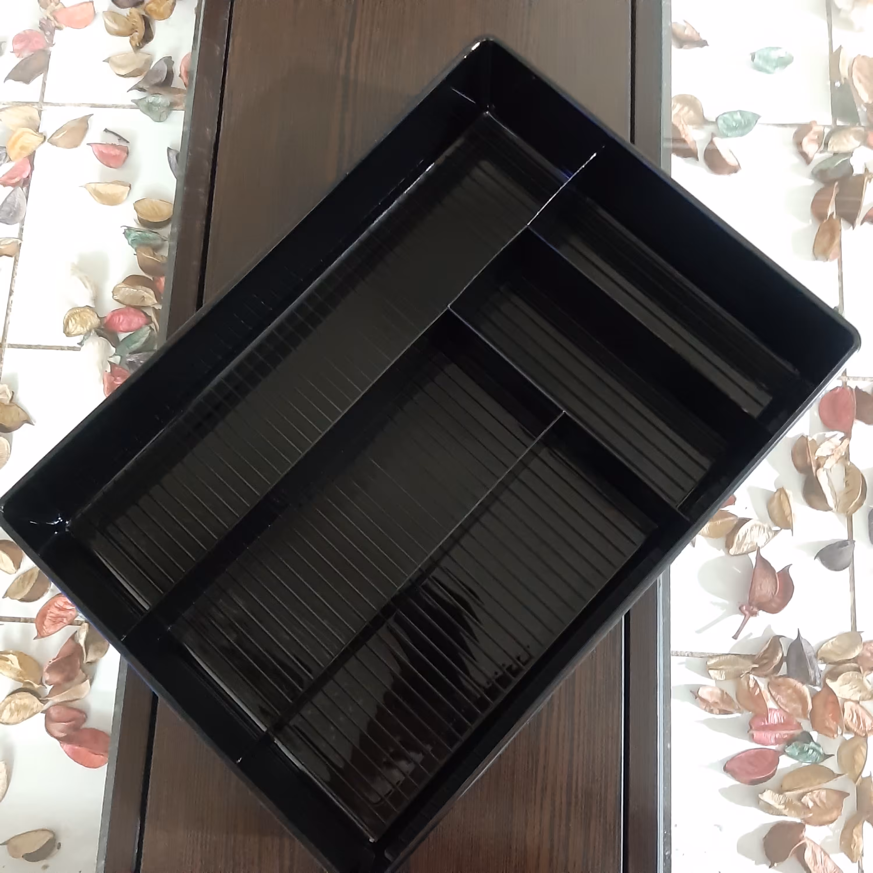 جا قاشق چنگالی سایز متوسط رنگ مشکی  نظم دهنده ی کشو و کابینت 