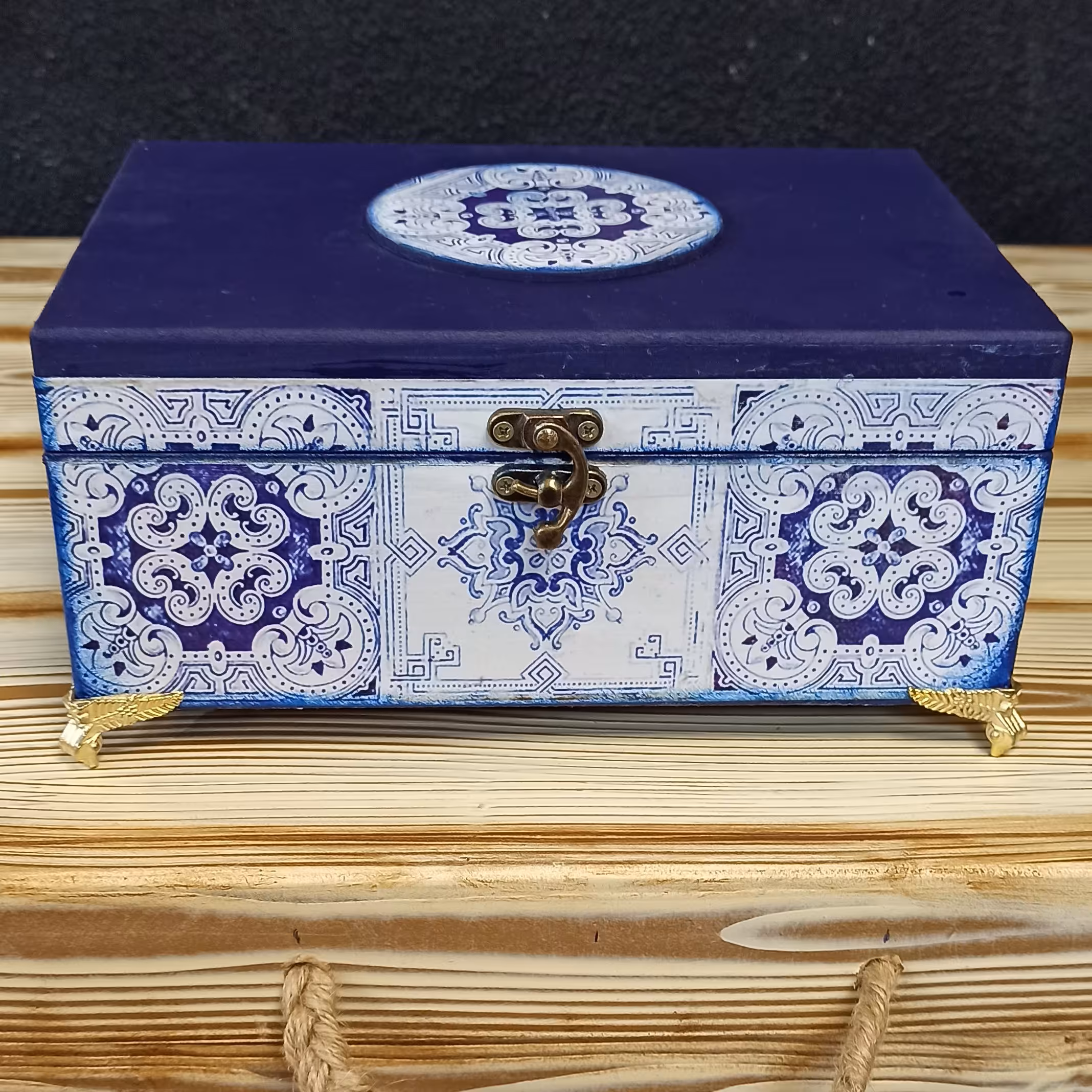 جعبه چوبی ضد اب