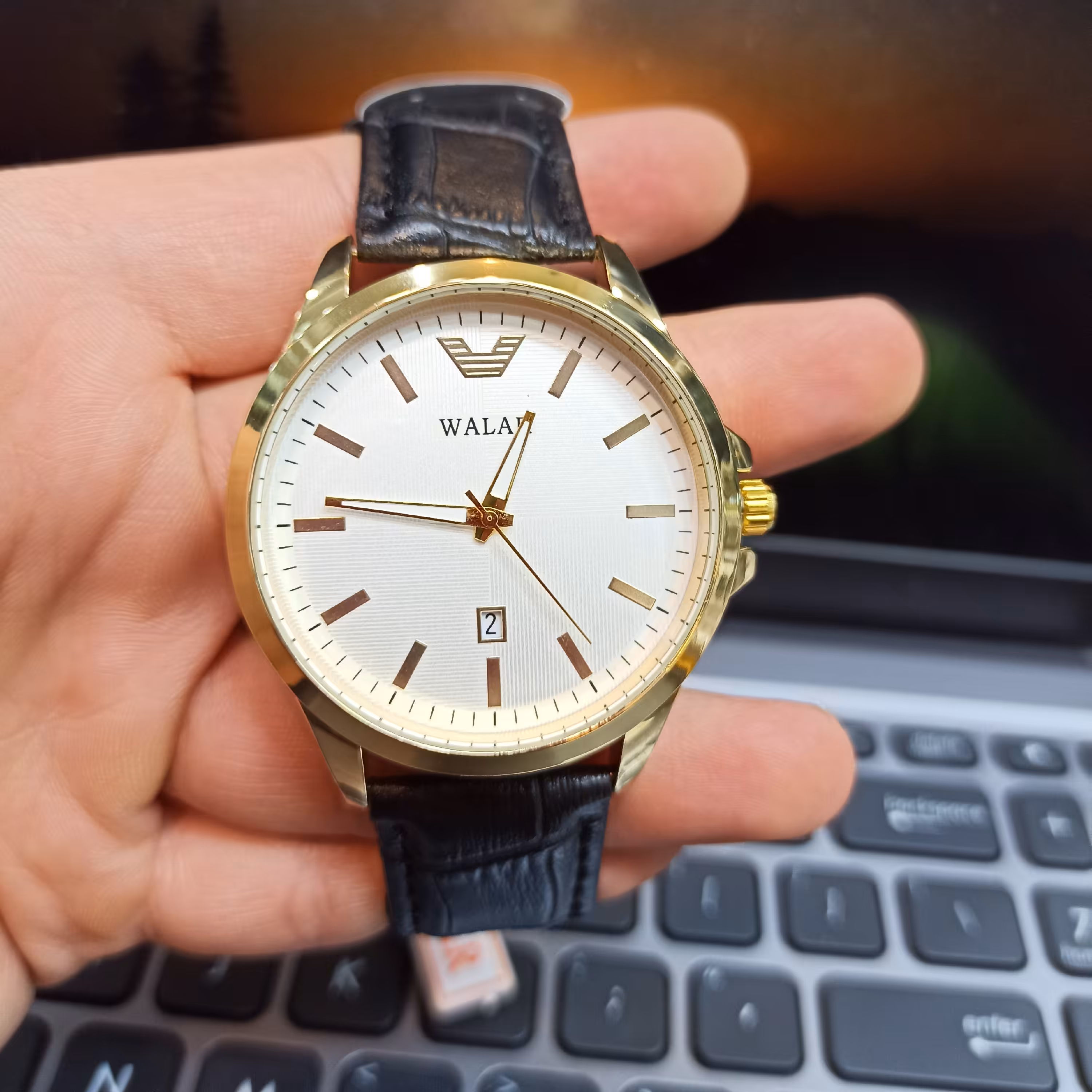ساعت مردانه بند چرمی برند‌ والار