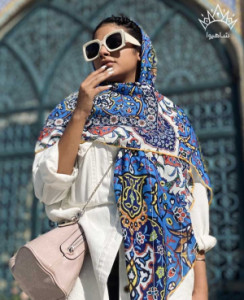 روسری نخی طرح کاشی کد 285-7 قواره 140 در 140