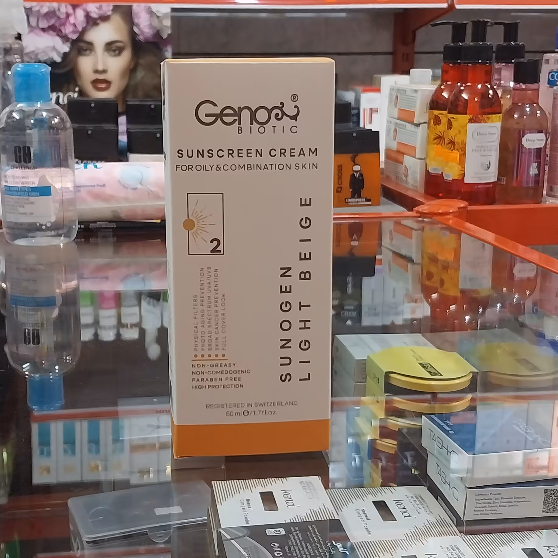 کرم ضد آفتاب رنگی ژنو بایوتیک-مناسب پوست های چرب و مختلط-بژ روشن-اس پی اف 50-حجم50 میل
