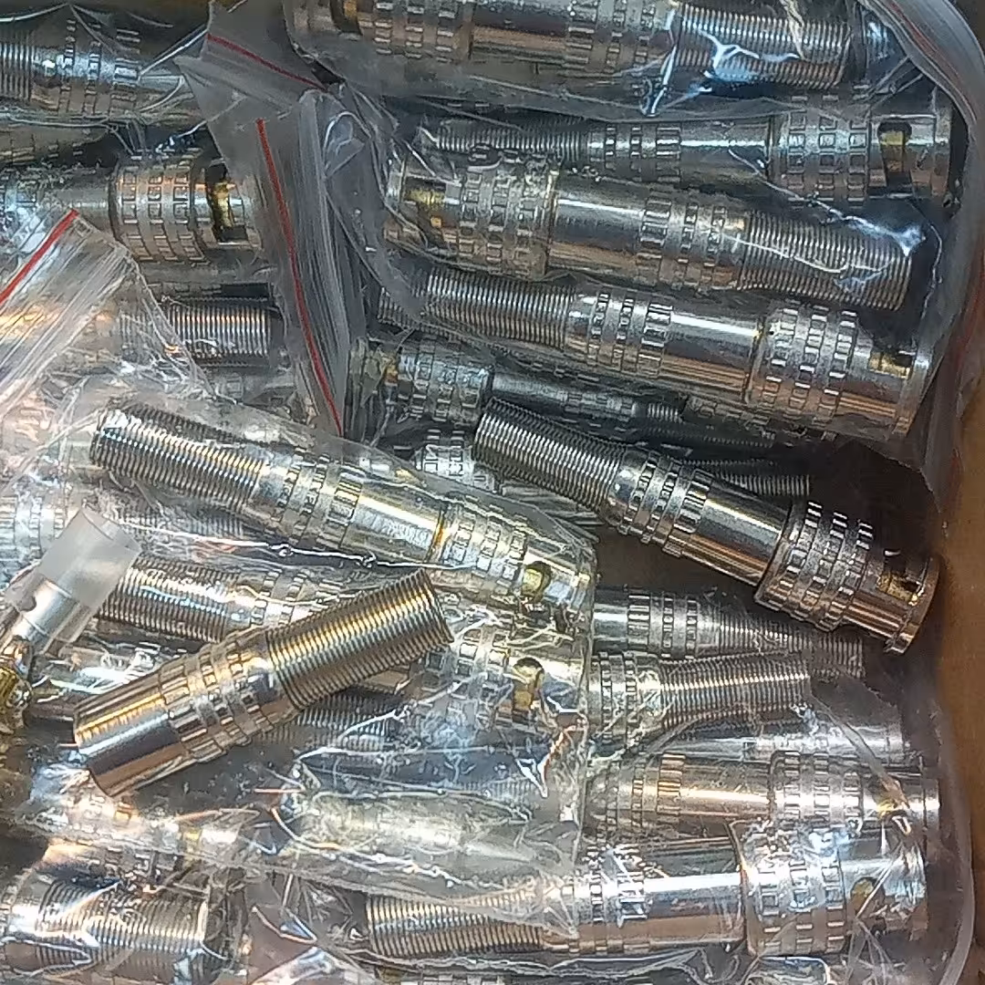 فیش بی ان سی دوربین مداربسته اچ دی و آنالوگ  پیچی نارنجکی کیفیت عالی قیمت مناسب بسته 100 تایی