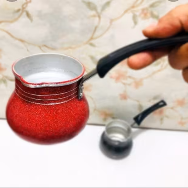 قهوه جوش رنگی ... جنس روحی ...دسته دار ... در دو رنگ