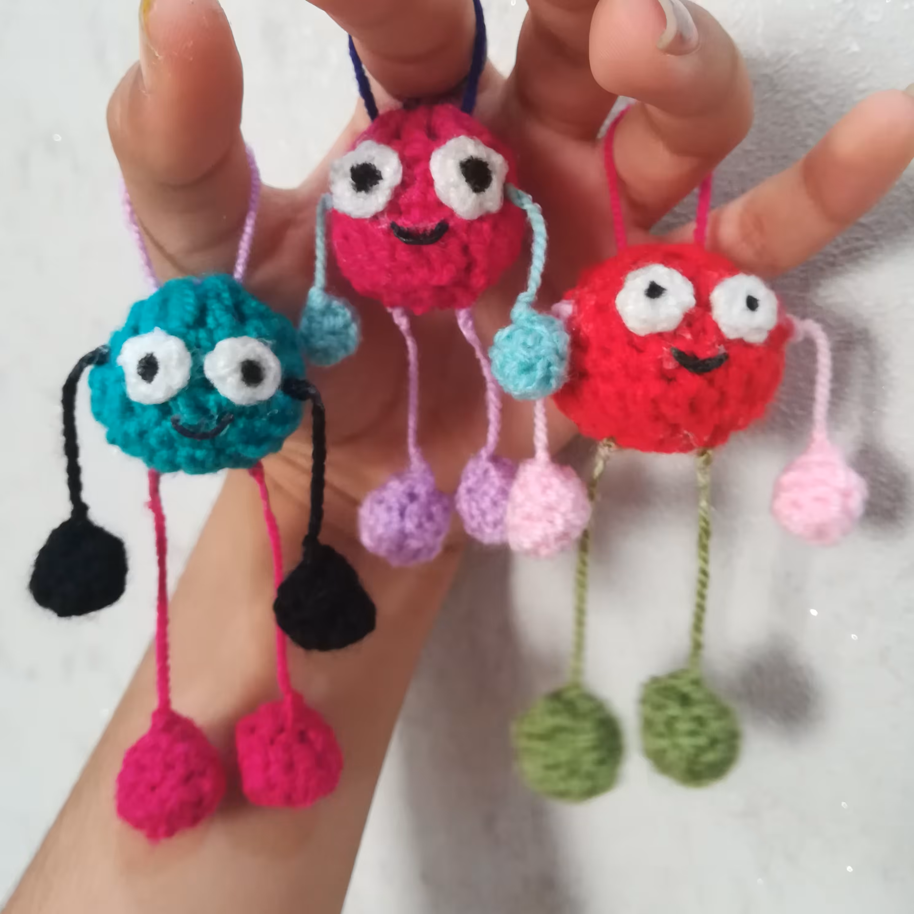 عروسک بافتنی دست پا دراز 