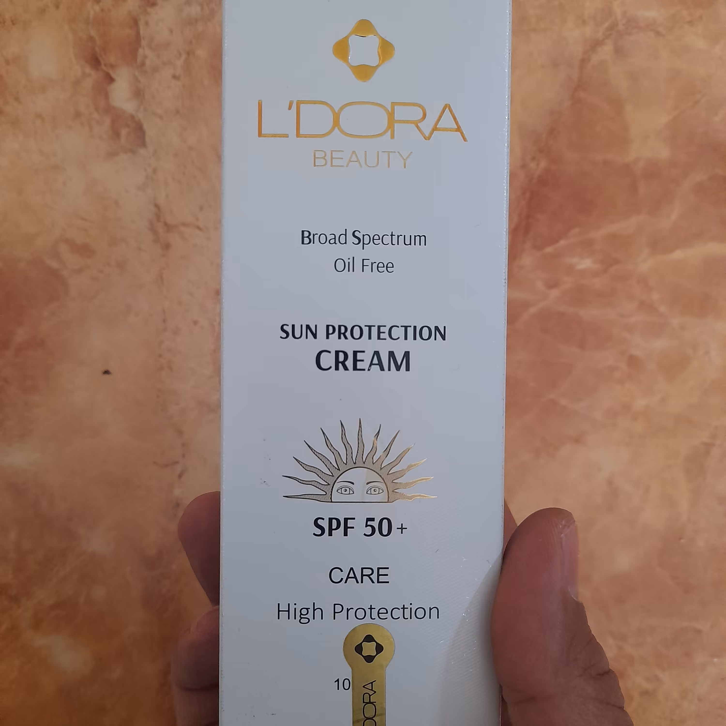 کرم ضد آفتاب بدون رنگ کاملا گیاهی 100 میل