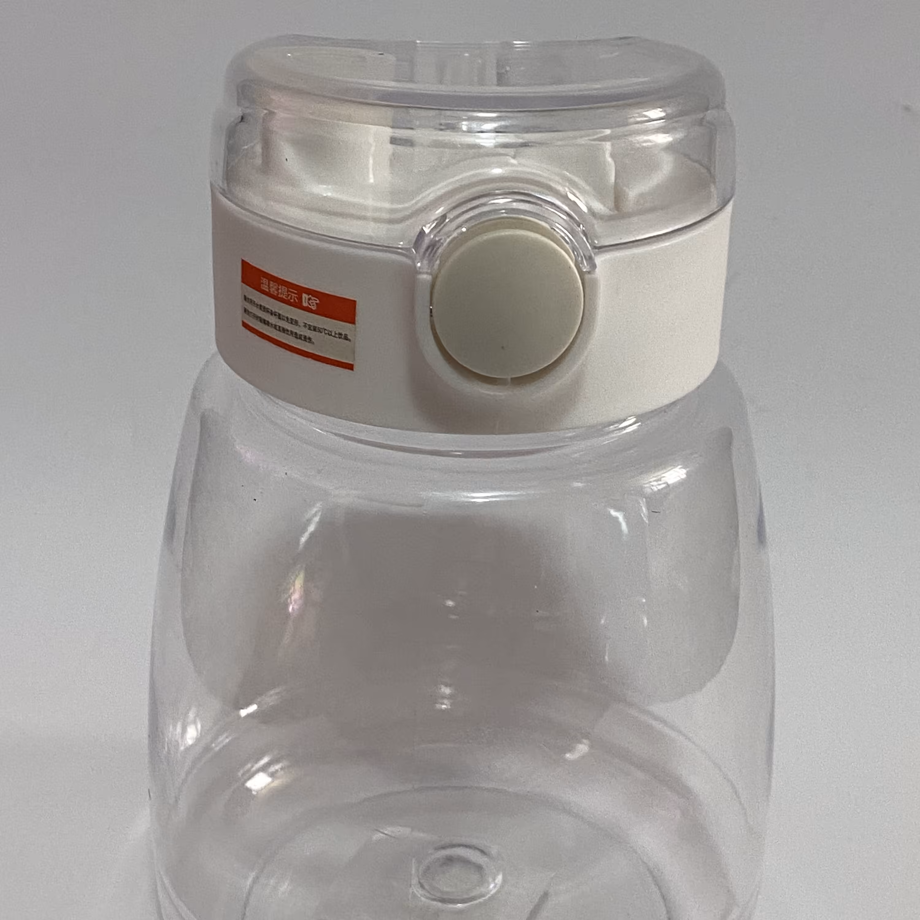 قمقمه کودک مدل قفل دار  گنجایش 1 لیتر رنگ سفید