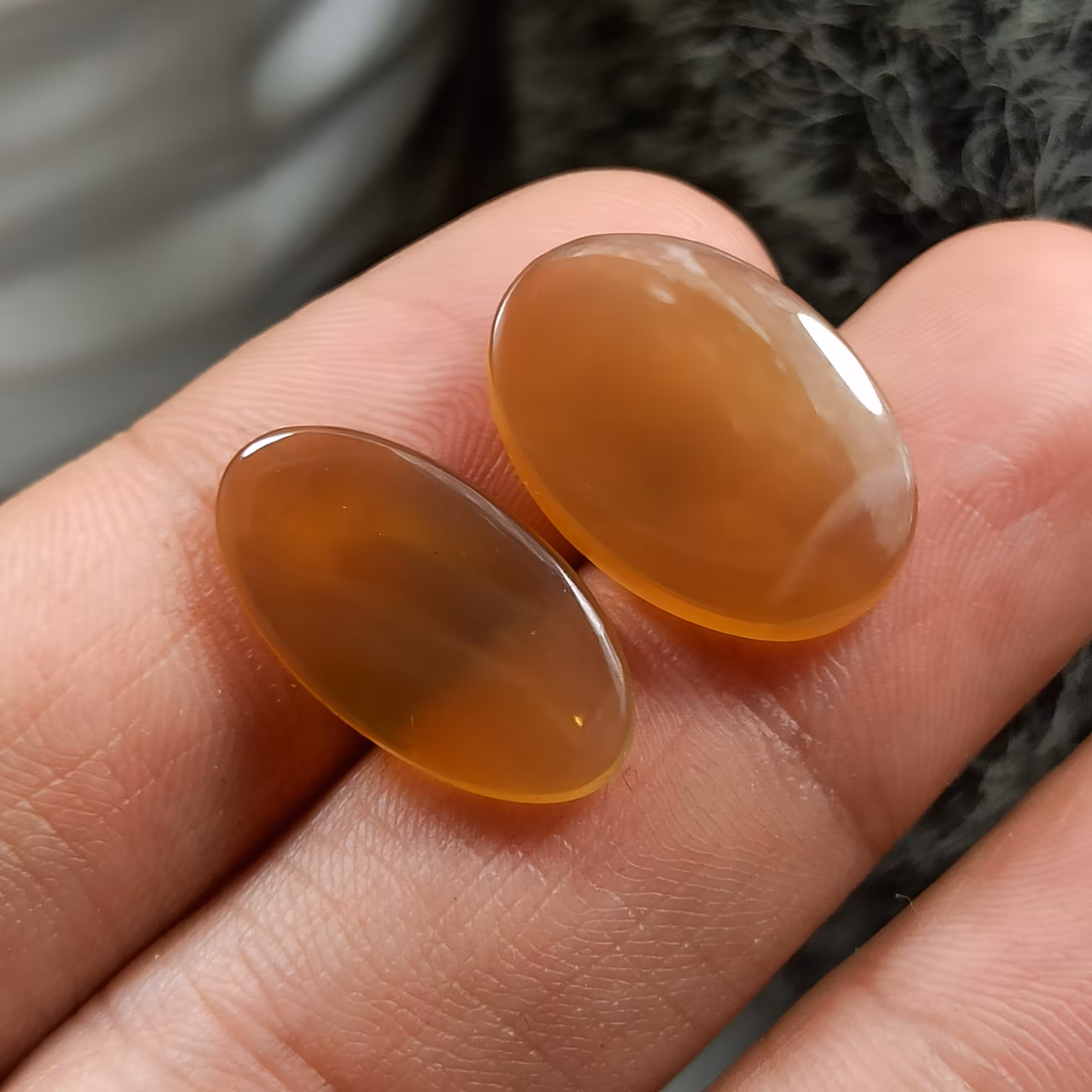 پک دوتایی عقیق عسلی یمنی آبدار و پاک  سایز انگشتر مردانه  کد 49