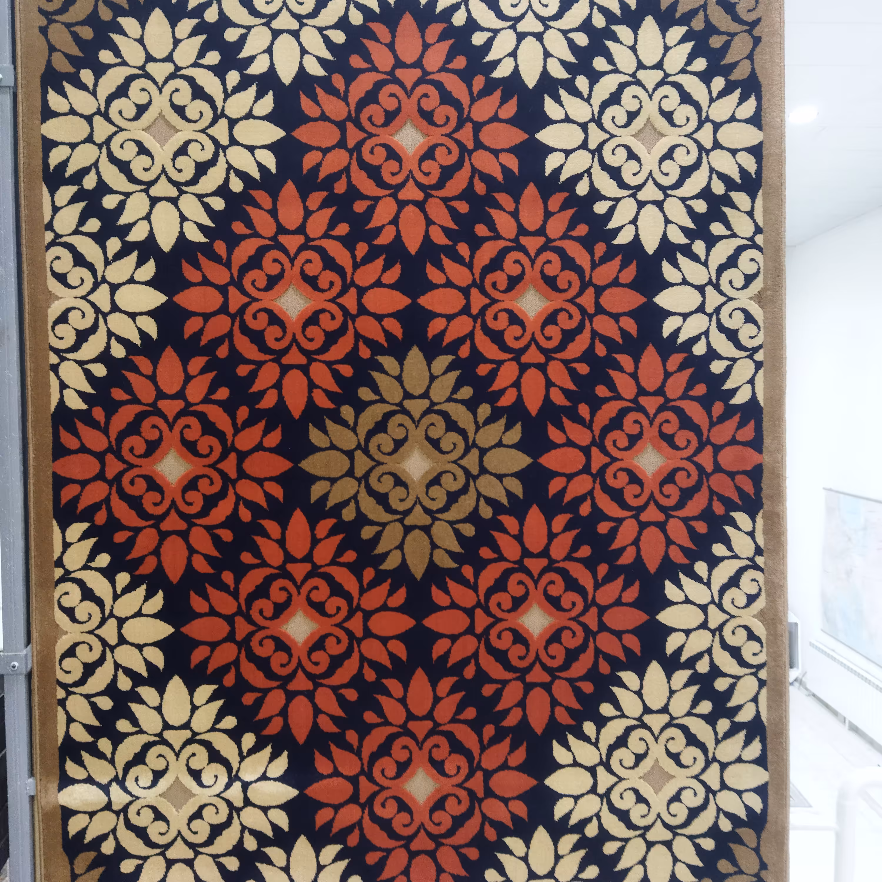 فرش پاتریس  فرش گلیم مدرن 400شانه طرح دل آرا شکلاتی سایز 6متری