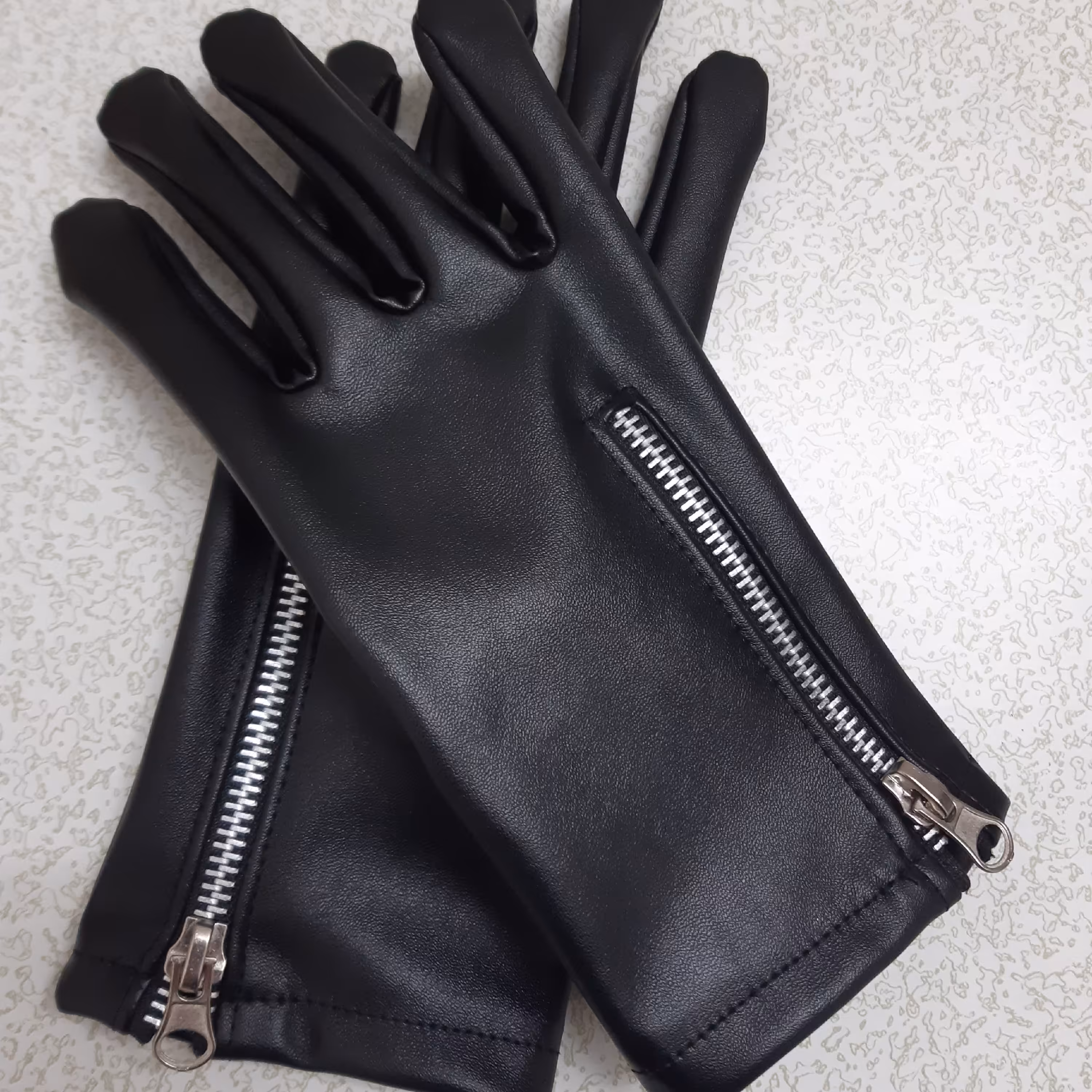 دستکش چرم مصنوعی طرح زیپدار