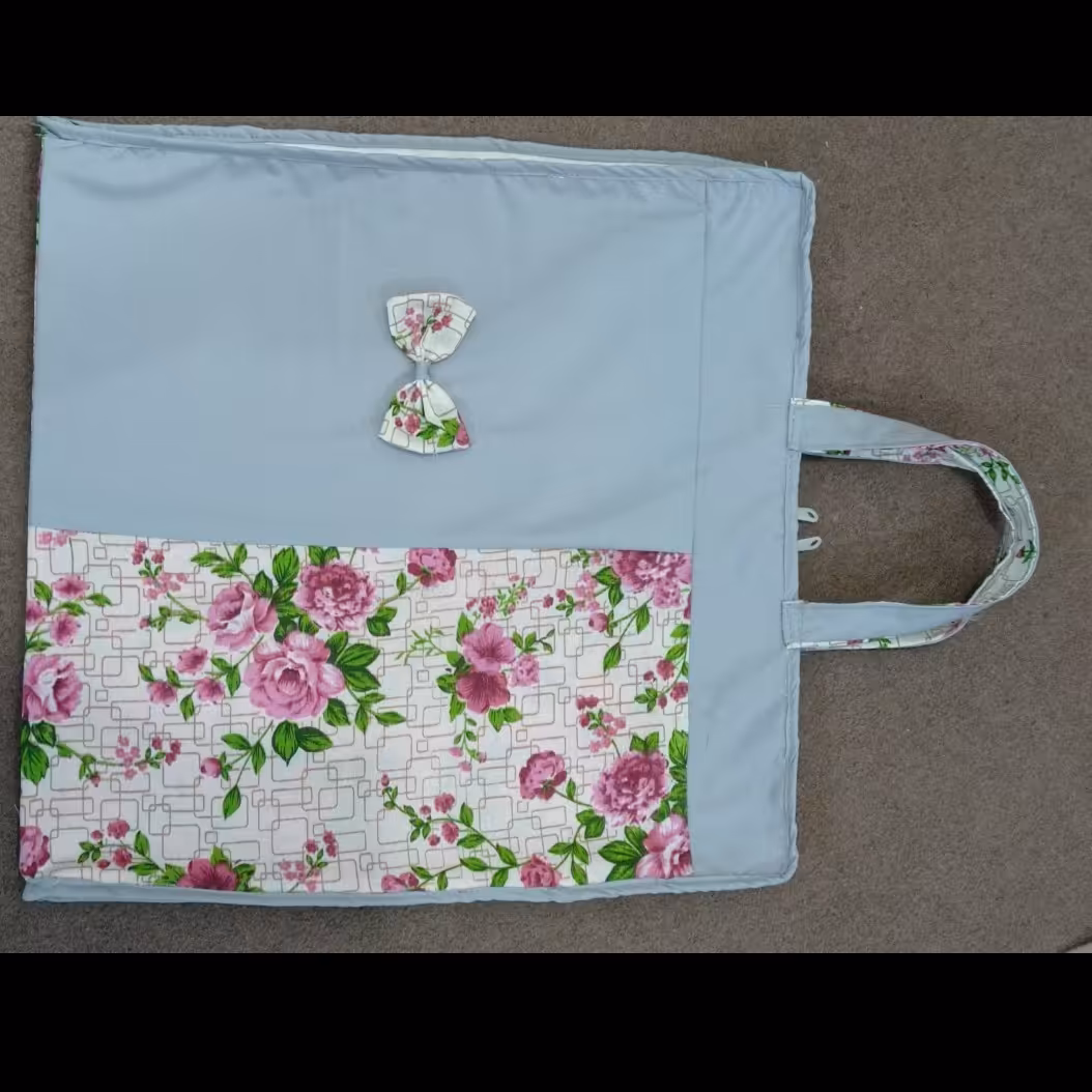 کیسه نان. با پارچه مشابه