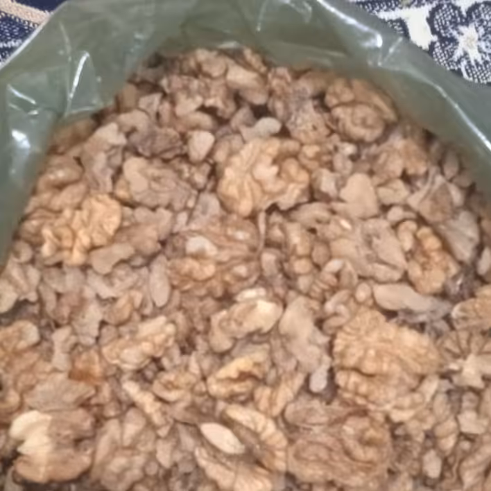 مغزگردواعلا(محله گل و بلبل )250گرمی بهداشتی وآماده مصرف  محصول بهشت ایران زمین