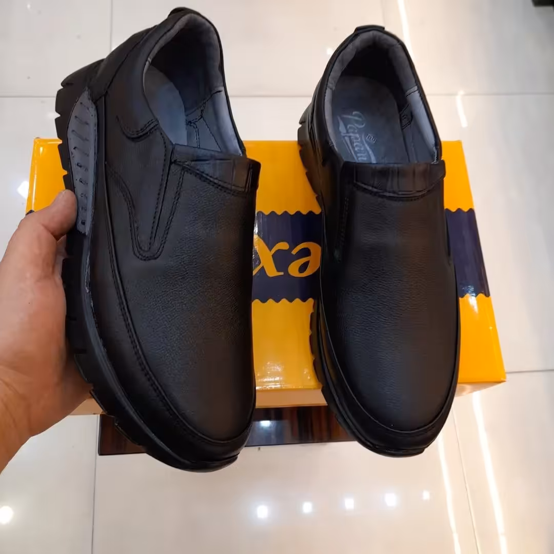 کفش مردانه طبی بسیار سبک با رویه و آستر چرم طبیعی 