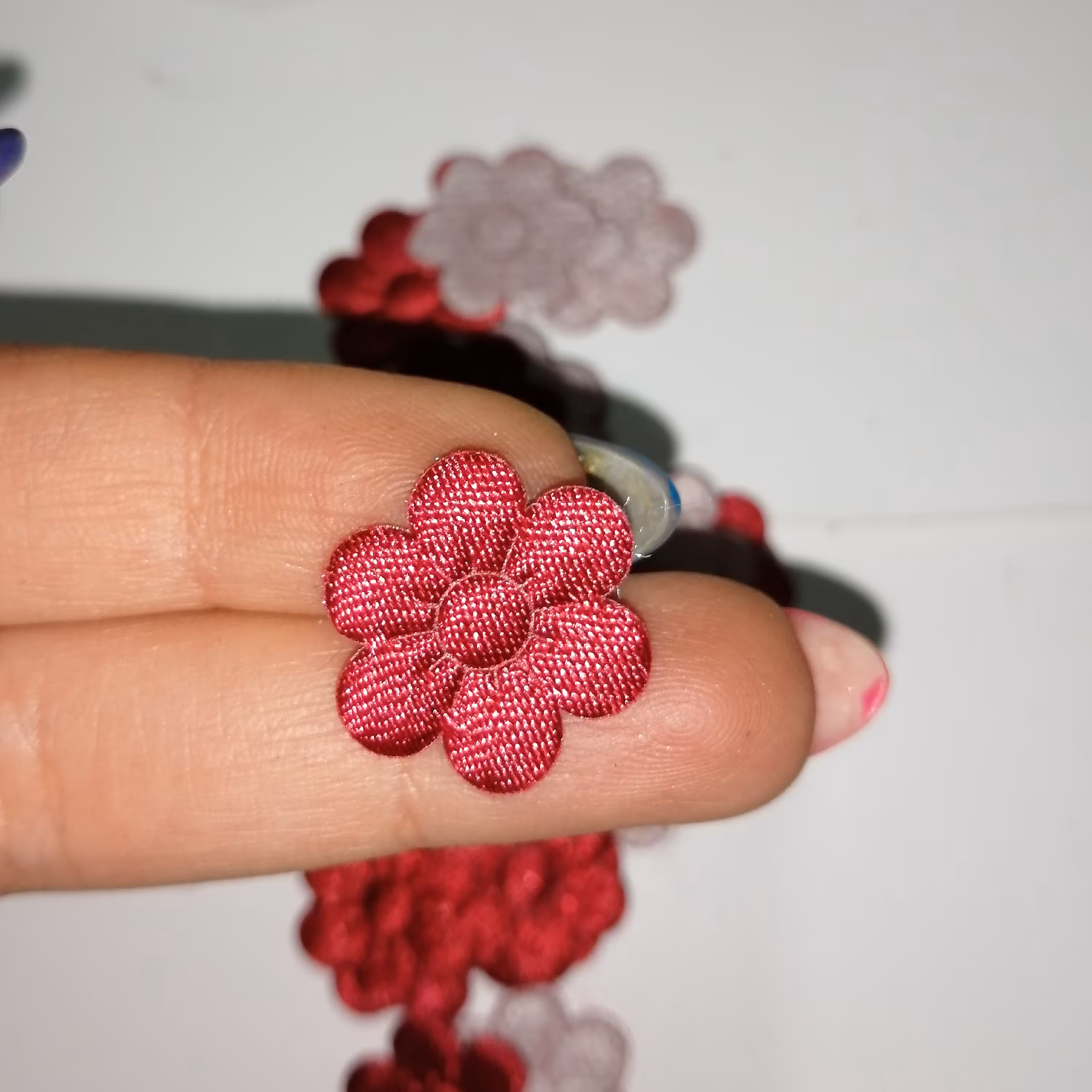 گل ریز تزئینی زرشکی 20 عددی 