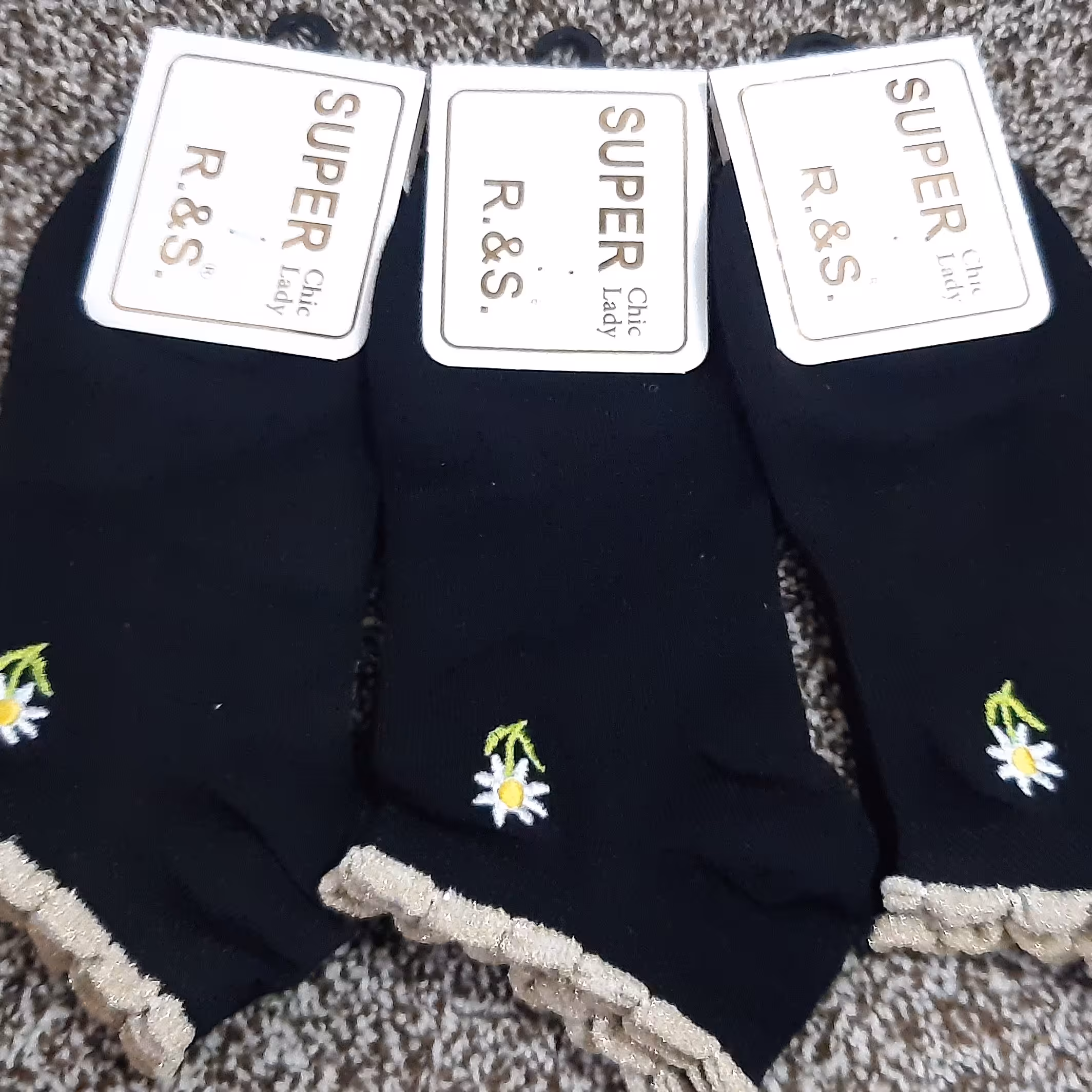 جوراب مچی مشکی لبه کنگره ای .گلدوزی.