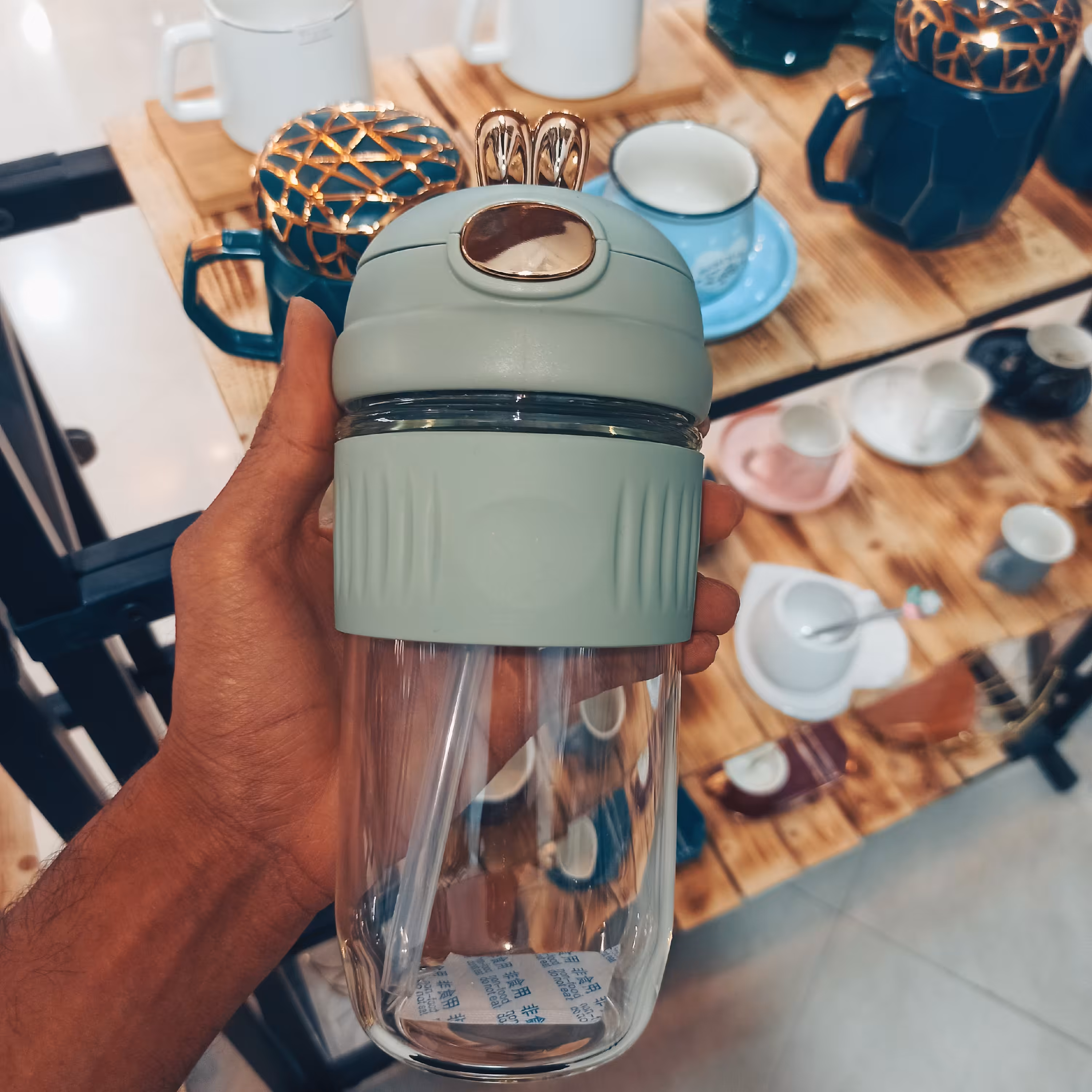 قمقمه اکریلیک ای نی دار دور سیلیکونی لاکچری