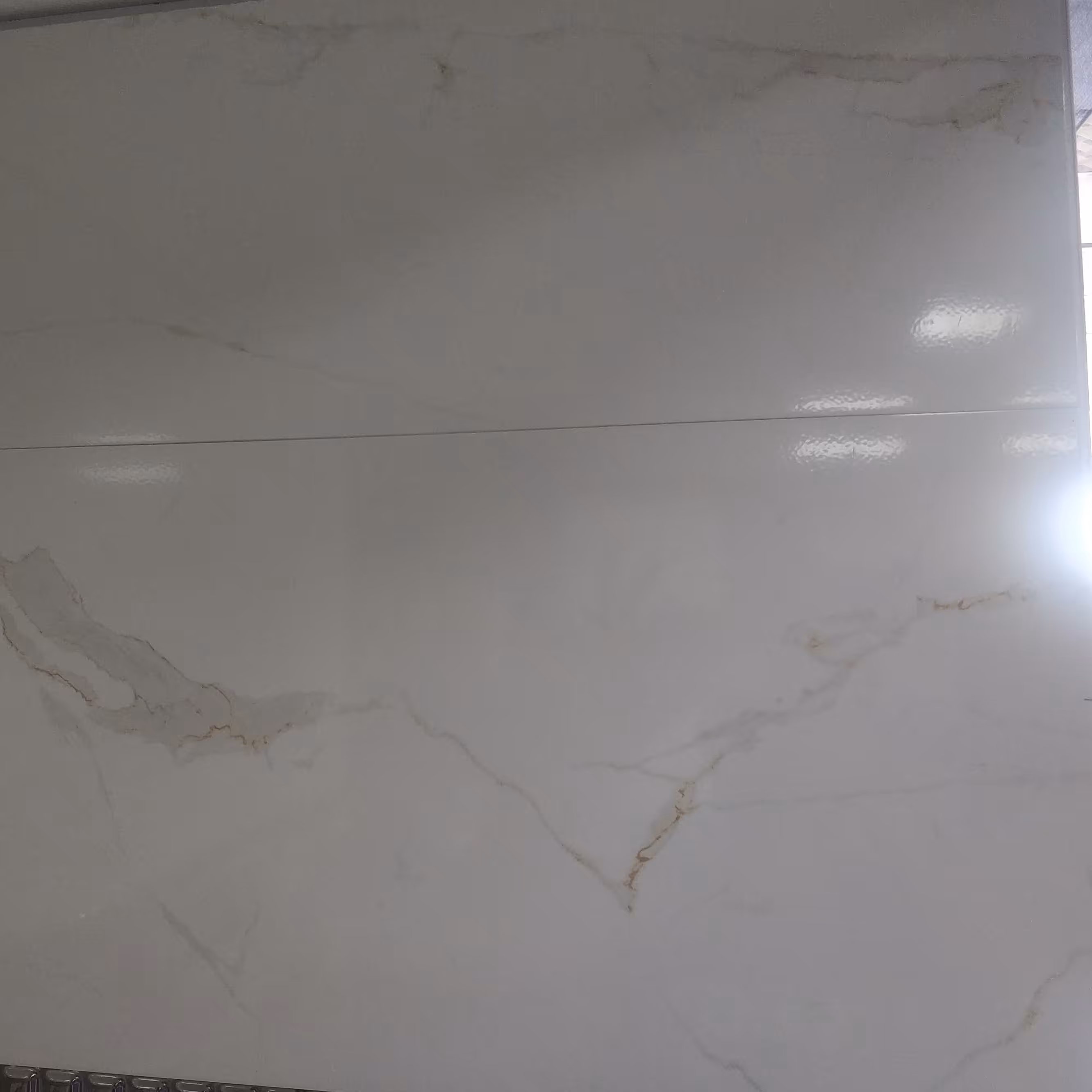 کاشی مارسی  شرکت طوس 30.60     