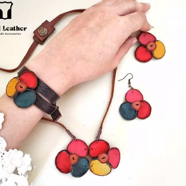 گردن اویزچرم