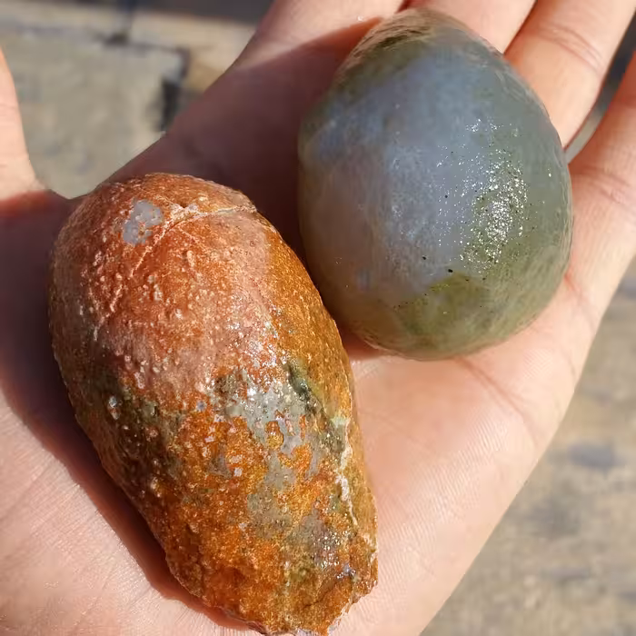 مجموعه 2عددی سنگ راف خام عقیق برش نخورده با کیفیت 100 در 100 طبیعی شاهکار خلقت
با قابلیت ساخت چند نگین بینظییر
کد 8928