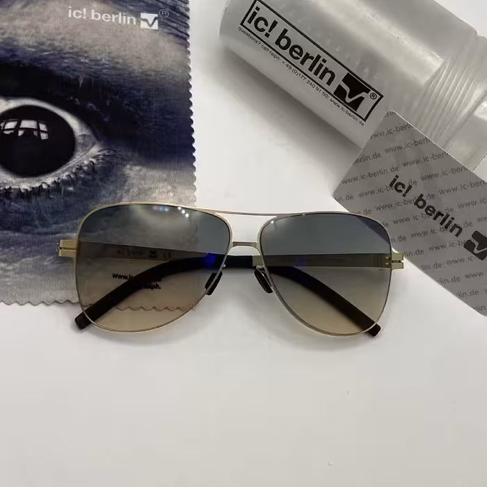 عینک آیس برلین ice-berlin کد 16 بسیار سبک و مقاوم محافظ کامل UV400 به همراه پک کامل اورجینال مناسب برای آقایان و بانوان