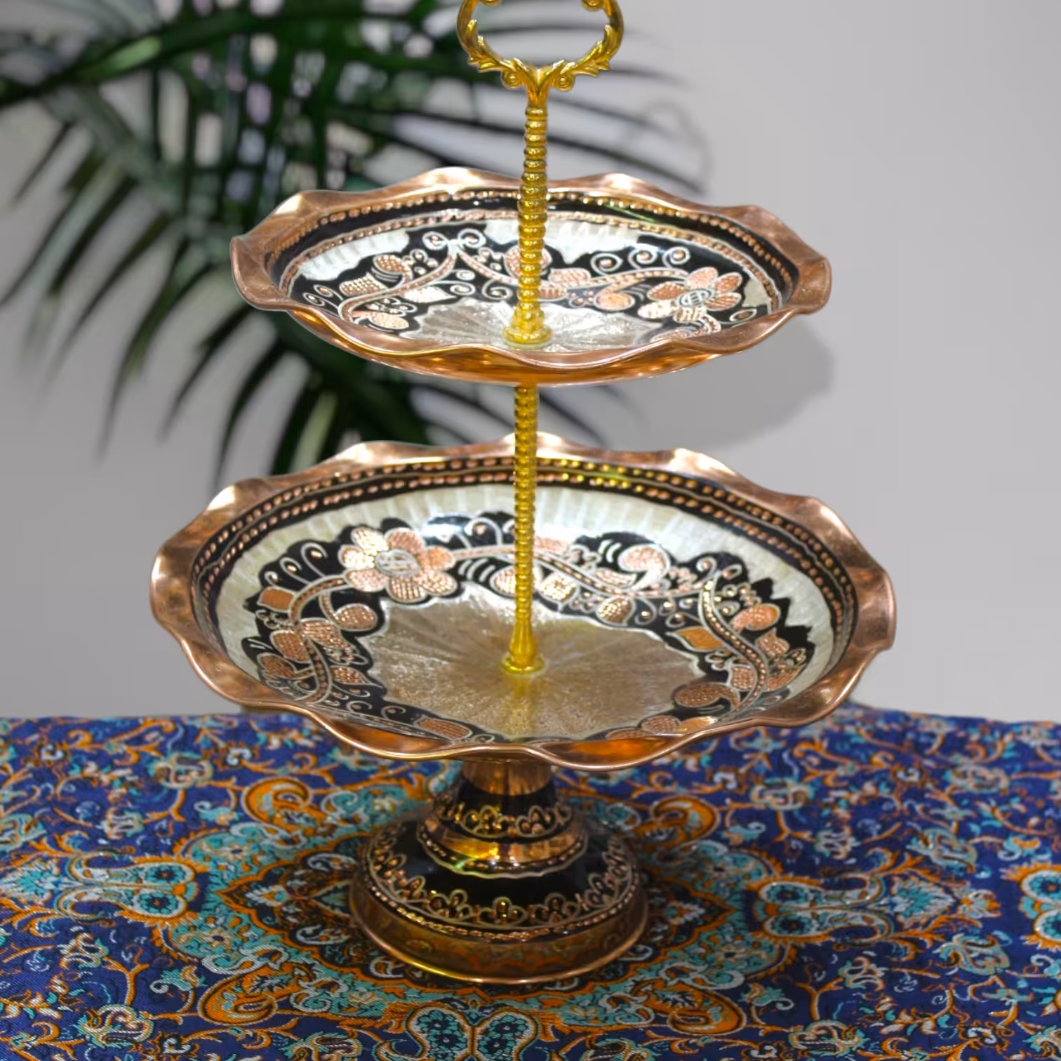 شیرینی خوری مسی 2 طبقه نقره کوب کد 2006