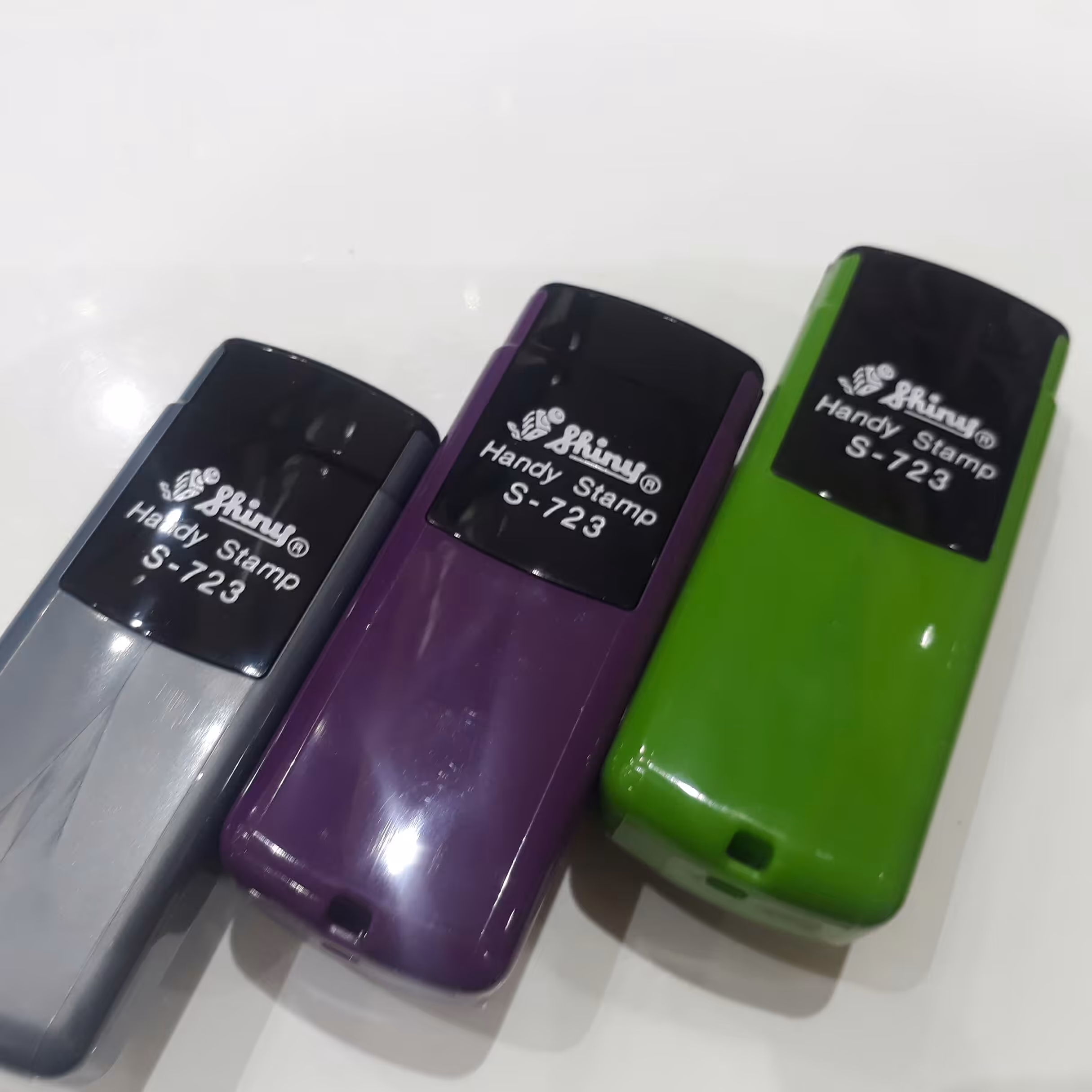 ساخت مهر جیبی ژلاتینی و لیزری برند شاینی اتومات با رنگبندی متنوع سایز 18 در 47