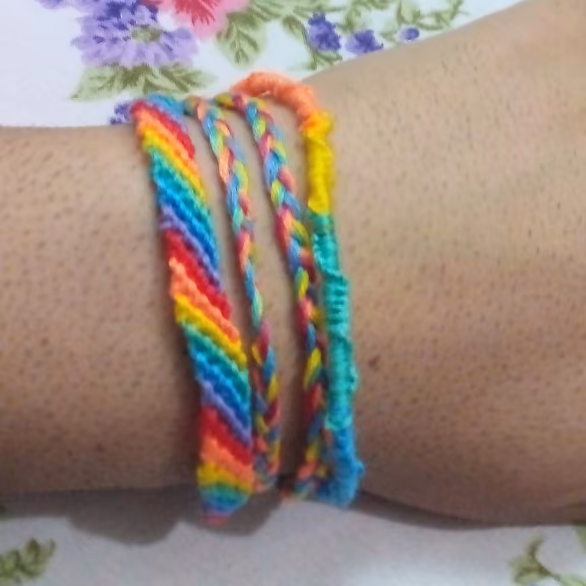 دستبند دوستی رنگین کمان 