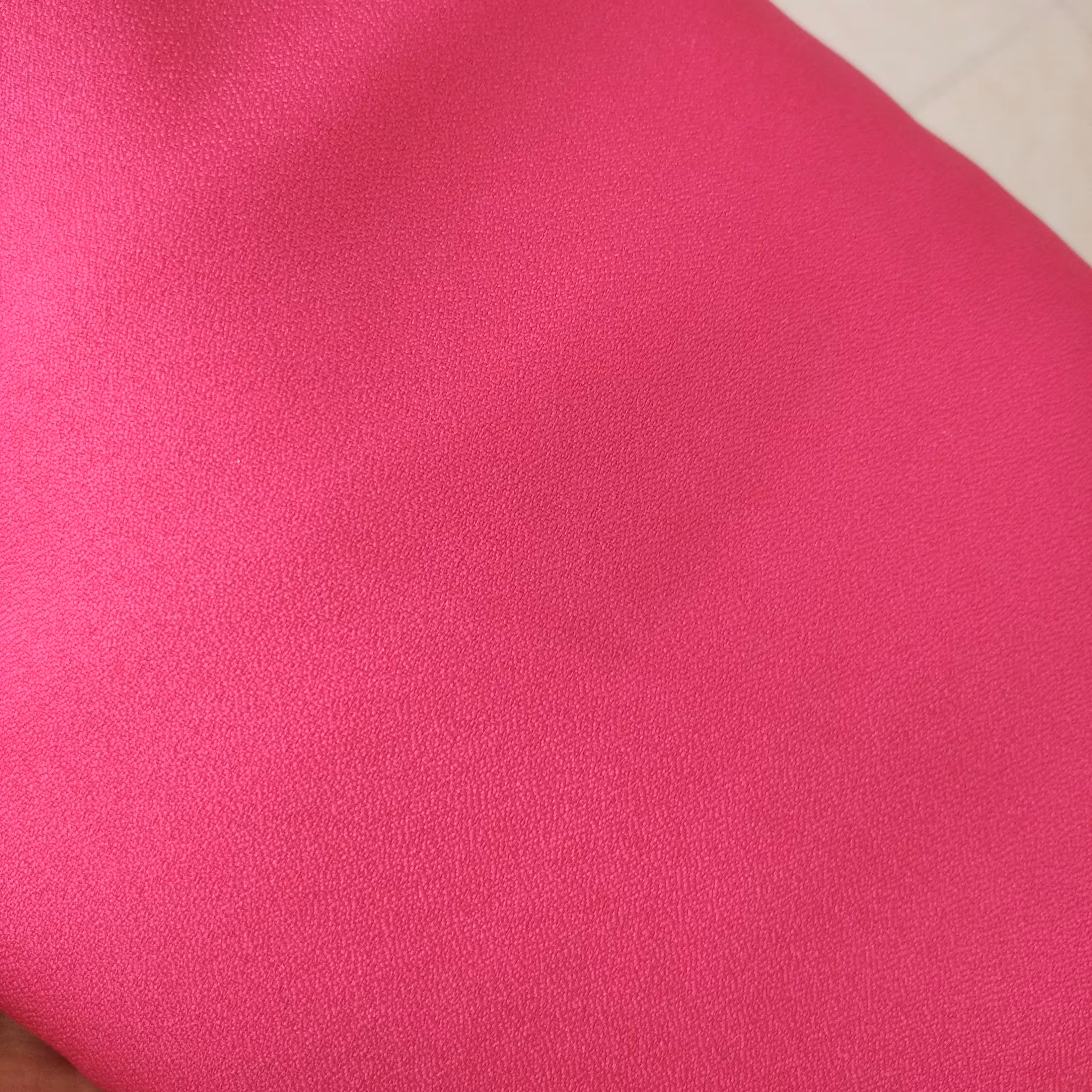 دو متر پارچه کرپ اسکاچی سرخابی