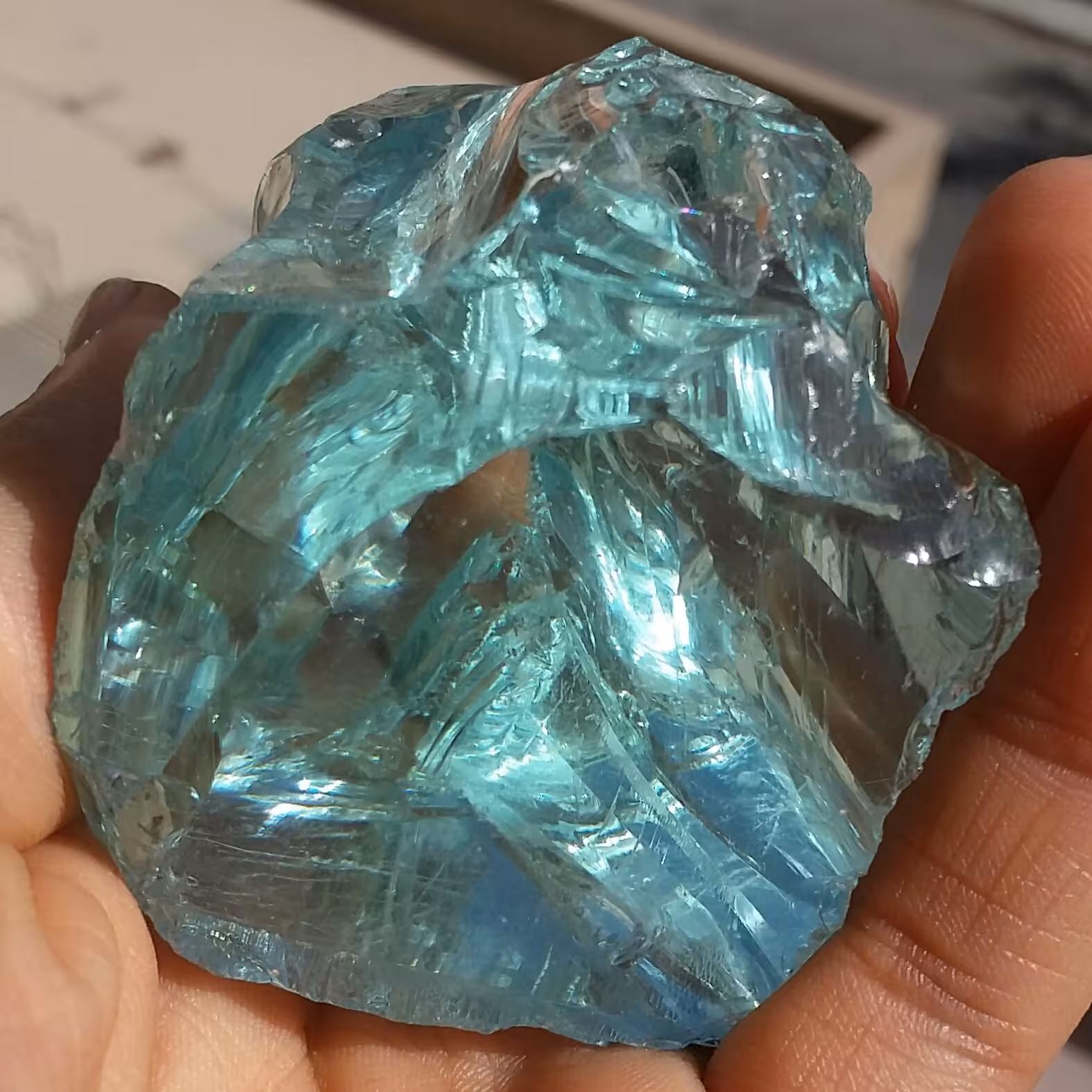 سنگ راف خام آبسیدین سبز آبی اصل محشر 100 در 100 طبیعی شاهکار خلقت
با قابلیت ساخت چندین نگین محشر و تک