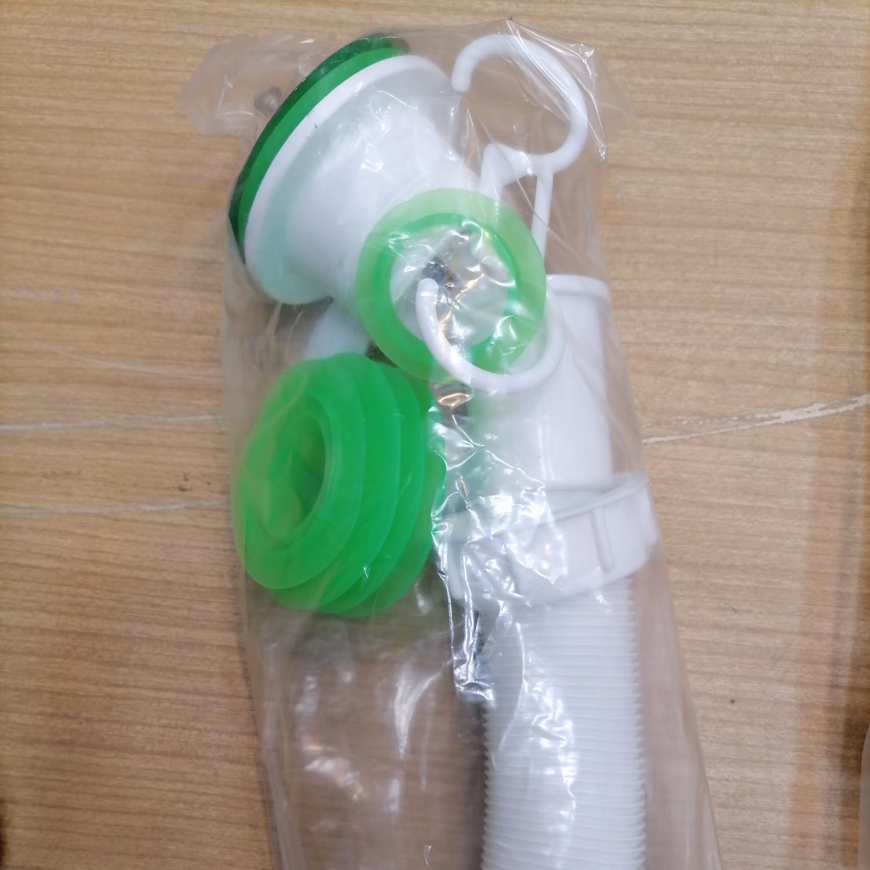 سیفون فنری 1/1/2 با زیرآب با پیچ برنجی 90 سانت با نصب آسان و بدون مشکل آب بندی 