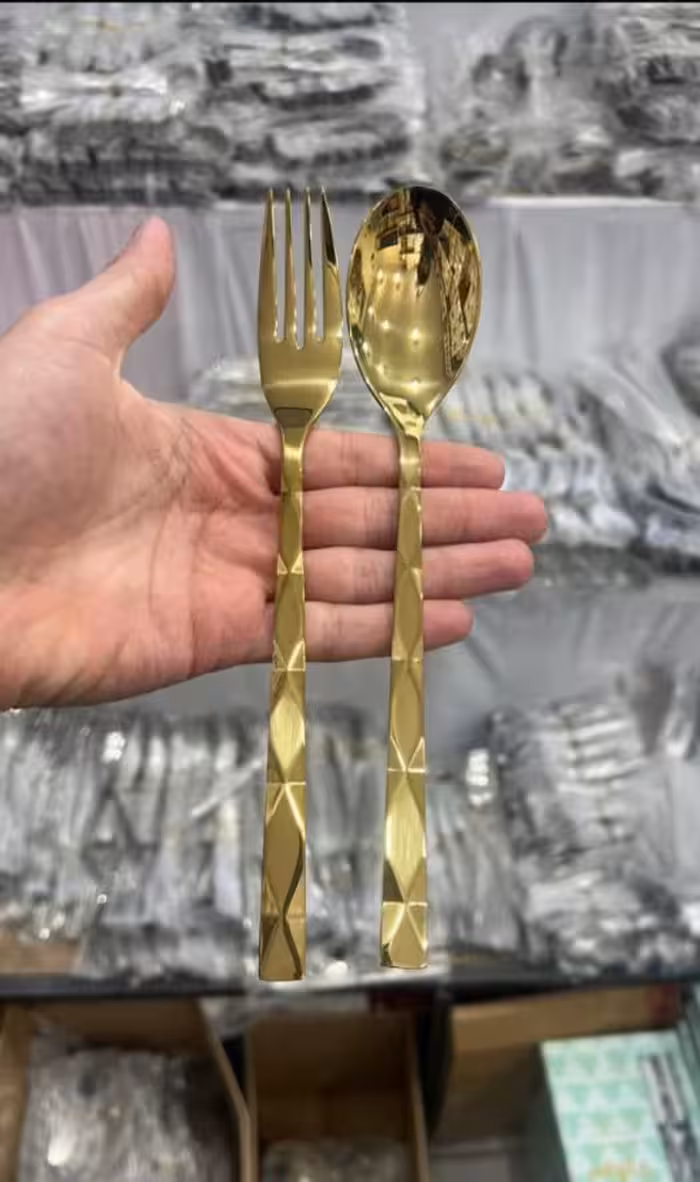 سرویس قاشق و چنگال 24 نفره 120 پارچه یونیک مدل سه بعدی جولیا  طلایی