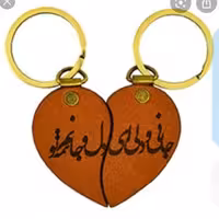 جا کلید قلب با حکاکی دل خواه با چرم طبیعی قابل اجرا در رنگ های مختلف کد2856