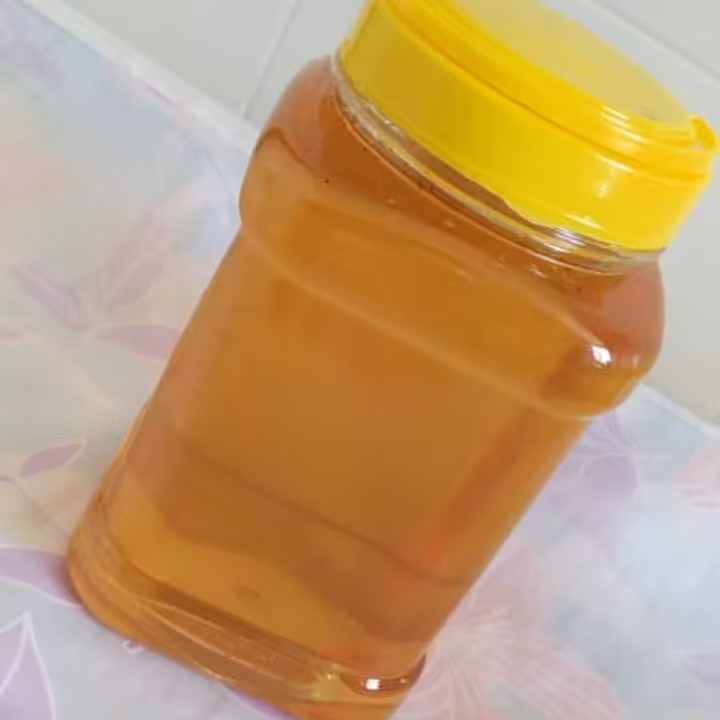 عسل صاف طبیعی.تازه عسلگیری شده ودرجه یک محلی بختیاری وطبیعی