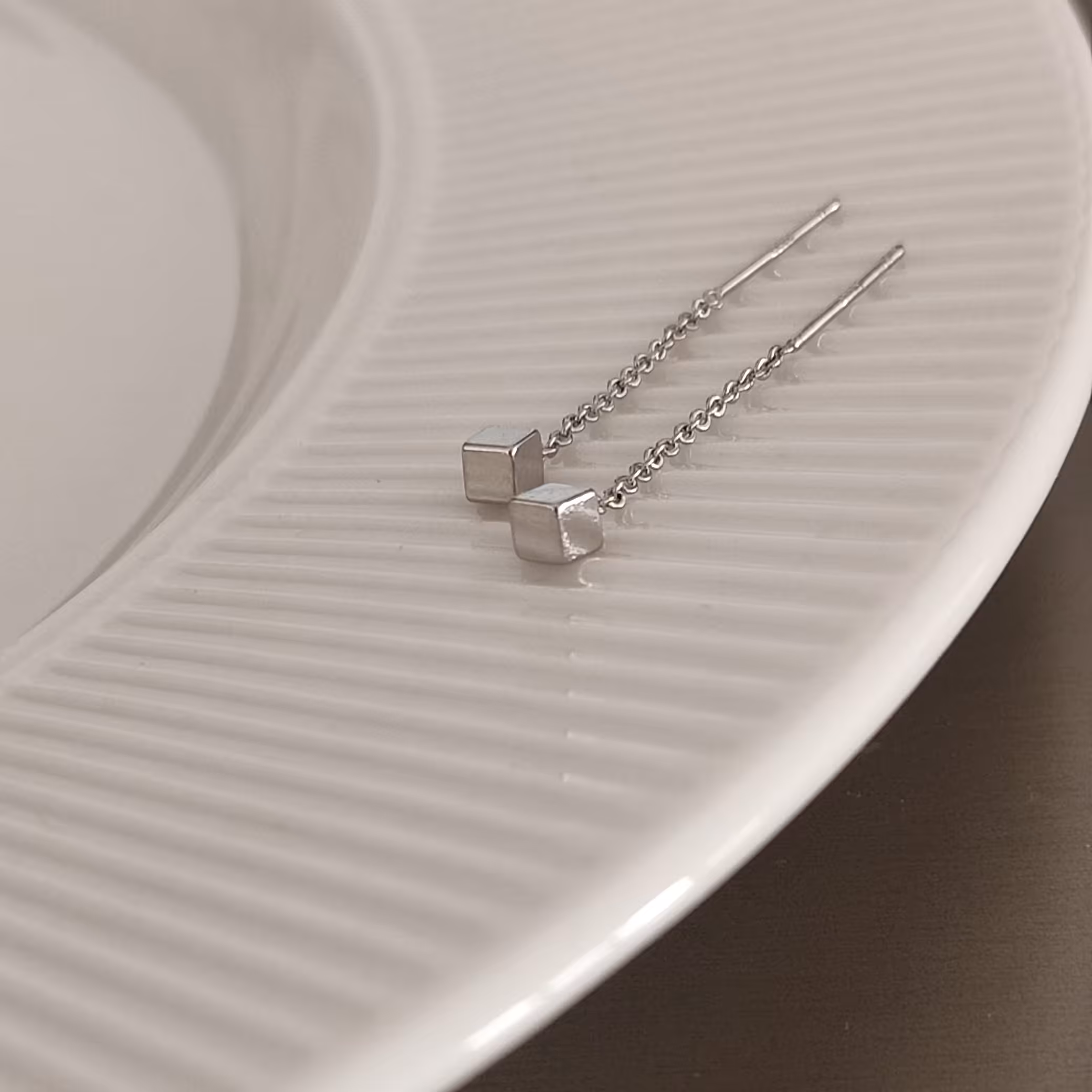 گوشواره زنانه مدل مکعب آویز