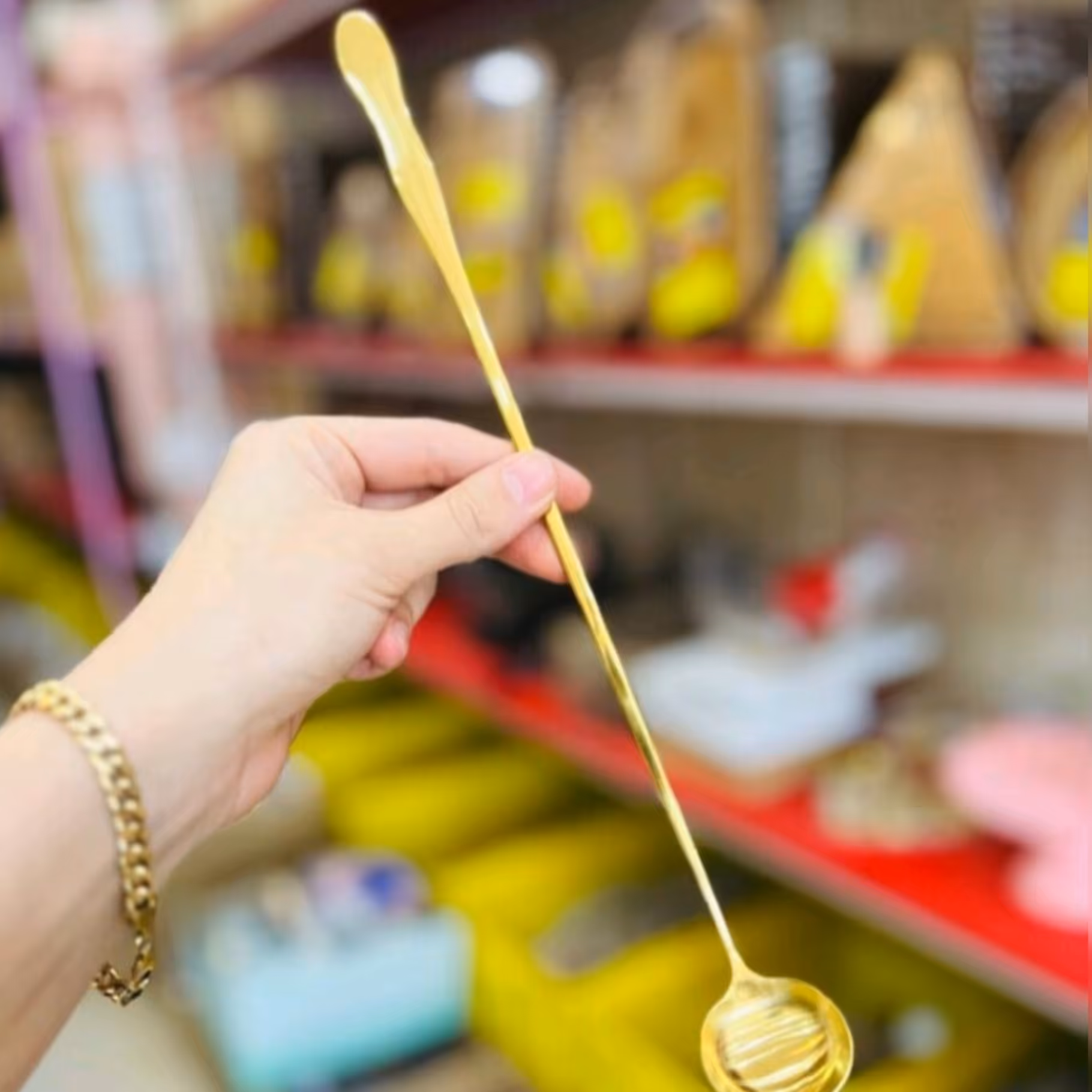 ملاقه استیل درجه 1 پارچ  رنگ طلایی آهن ربا نگیر  (رنگ ثابت ) از برند  یونیک لایف 