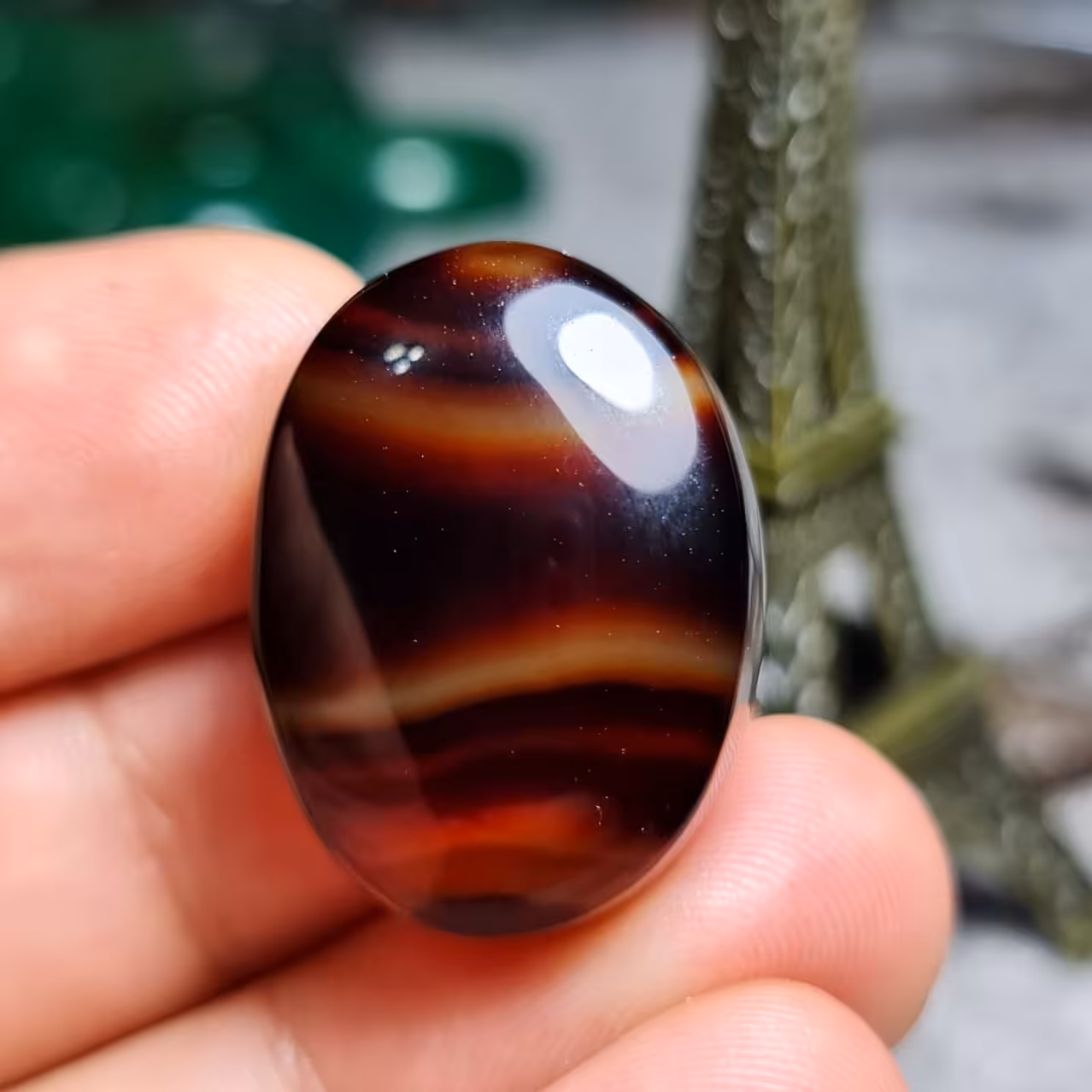  نگین فوق العاده زیبای سنگ عقیق سلیمانی خراسانی اصل معدنی 
کد 24789
