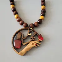 گردنبند طرح ناخنکاری چوبی دستساز چوبی گالری  