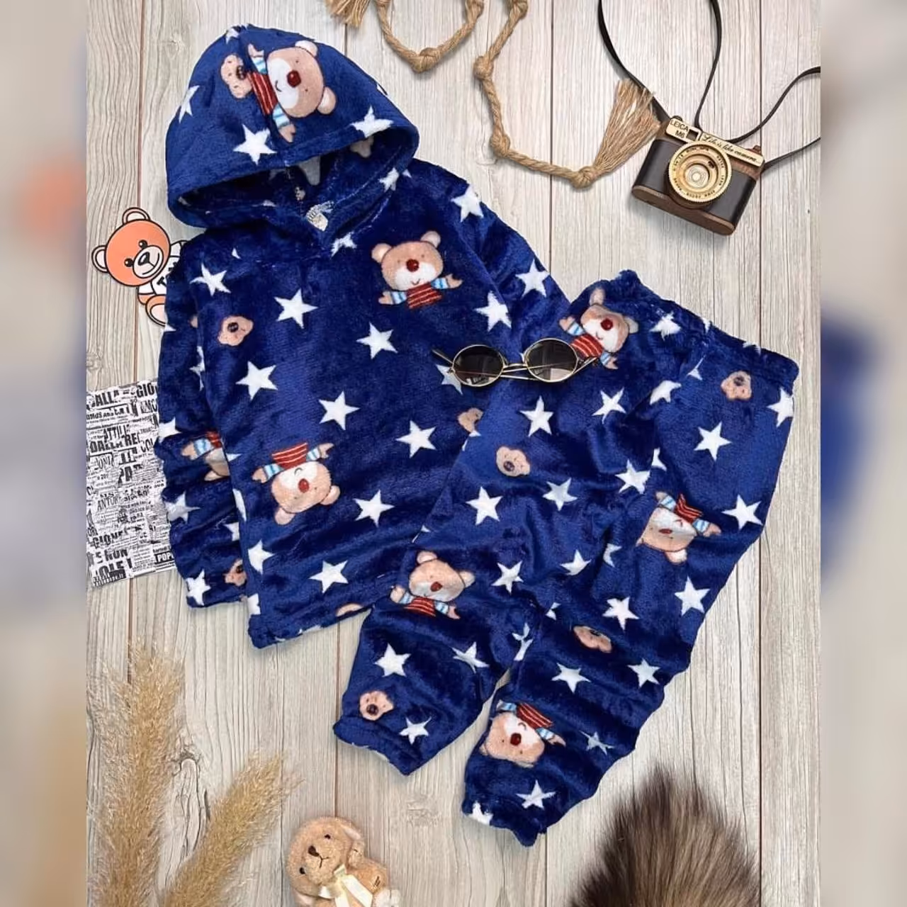 ست هودی و شلوار اسپورت بچگانه وارداتی کیفیت تضمینی رنگبندی متنوع و جذاب مناسب حدود سنی 3 تا 7 سال گرم و نرم