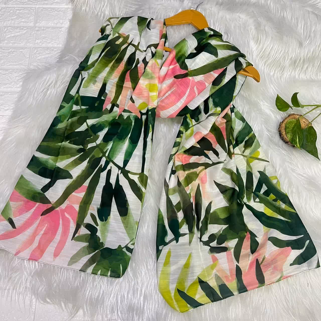 شال نخ اسلپ طرح برگ سبز