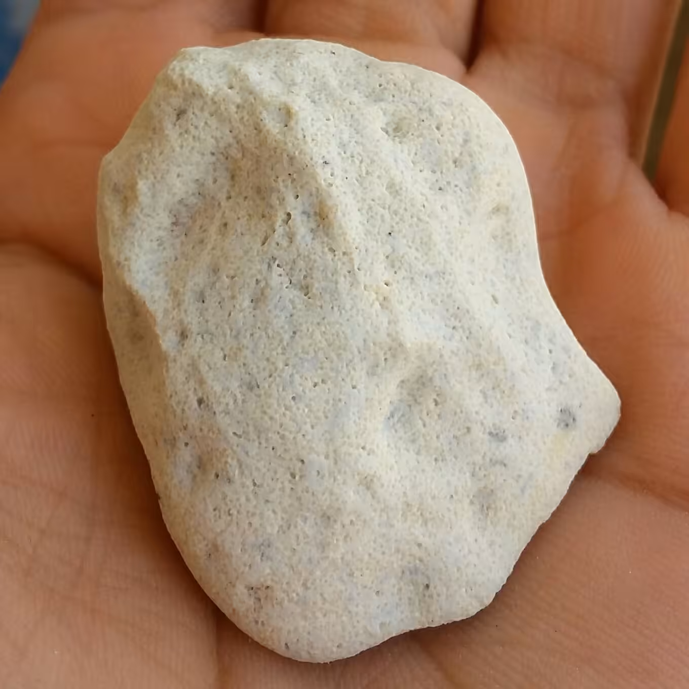 سنگ راف خام عقیق توپی نقلی برش نخورده صد در 100 طبیعی رنگ خاص سرشار از خواص شاهکار خلقت