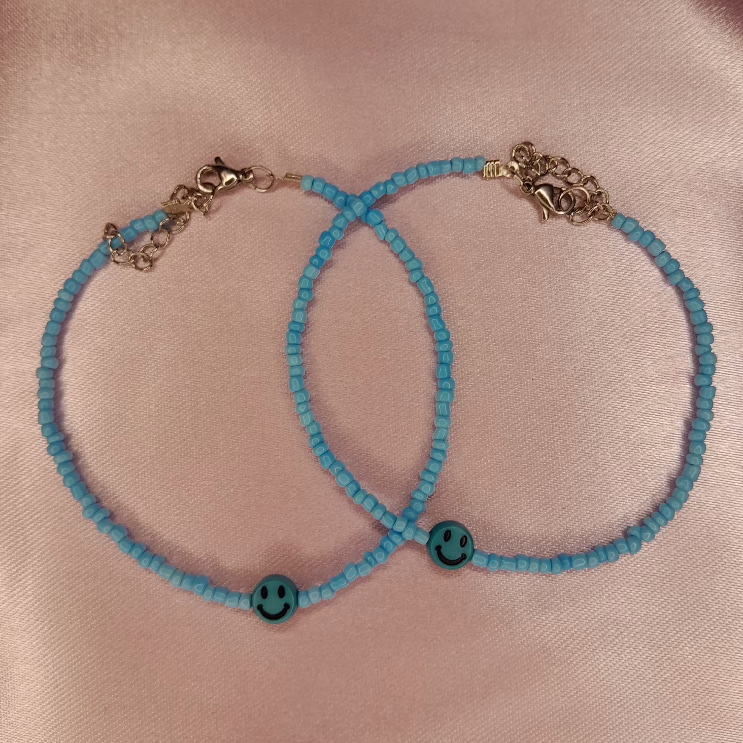 دستبند منجوقی اسمایلی آبی صدفی دستساز
