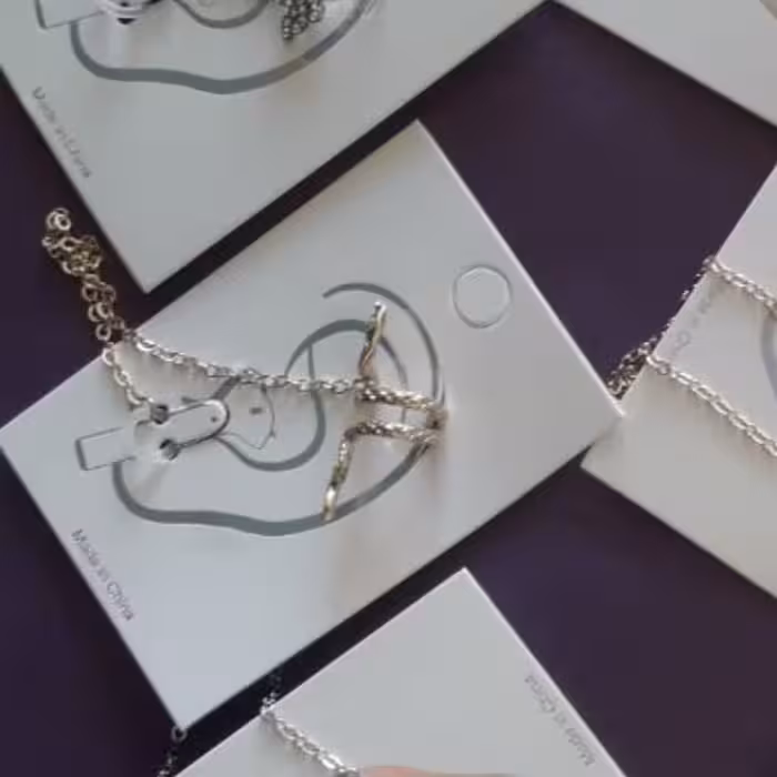 اویز نگهدارنده ایرپاد هندزفری طرح مار  طلایی تکی