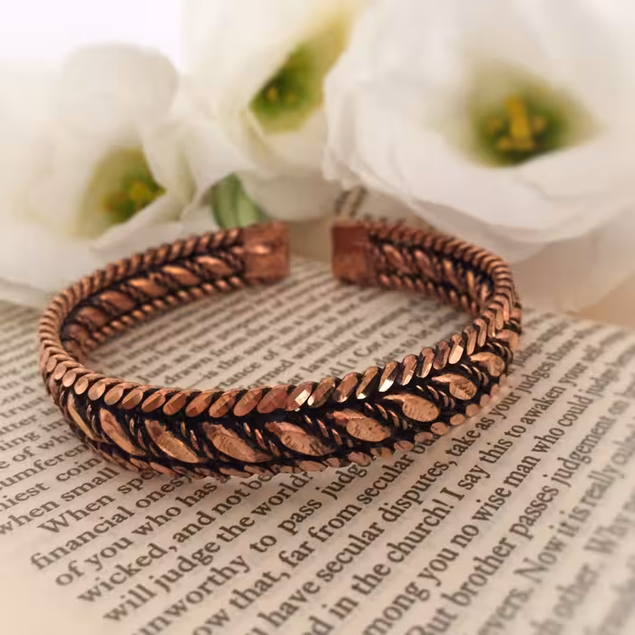 دستبند مسی بافت و تراش و سیاه قلم کد 145