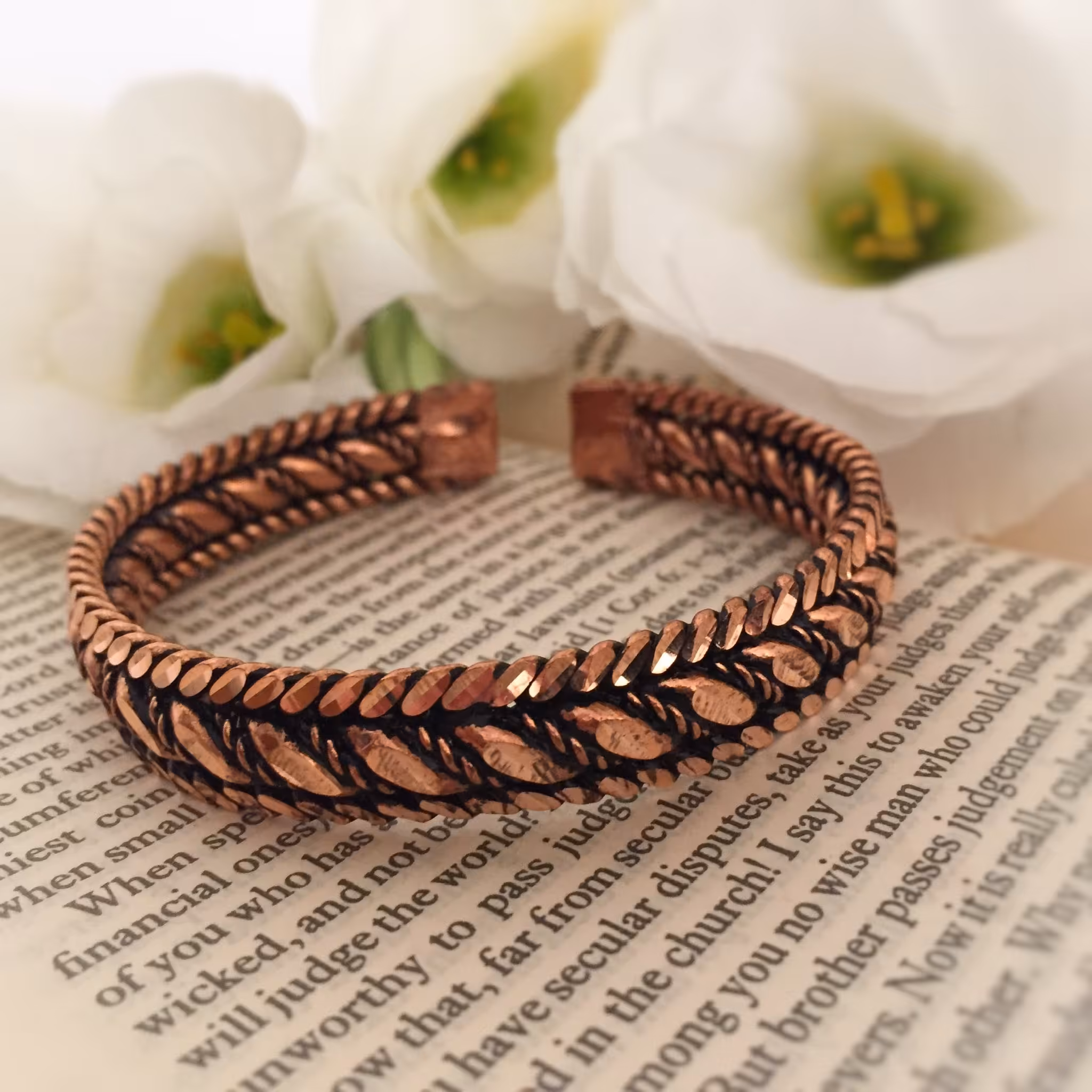 دستبند مسی بافت و تراش و سیاه قلم کد 145