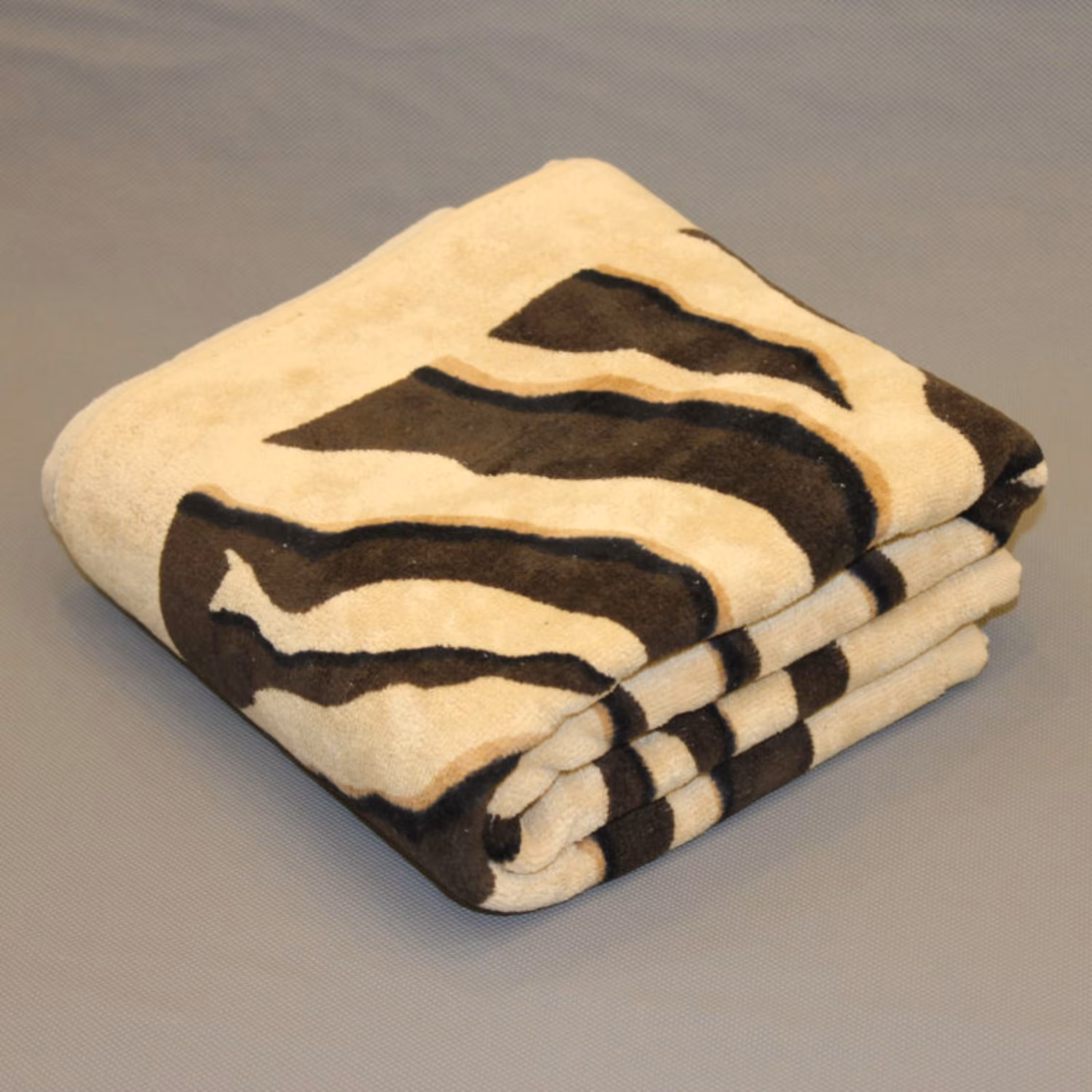 حوله دست و صورت پودایران طرح ببری نسکافه ای سایز 40در80 (100درصد پنبه)